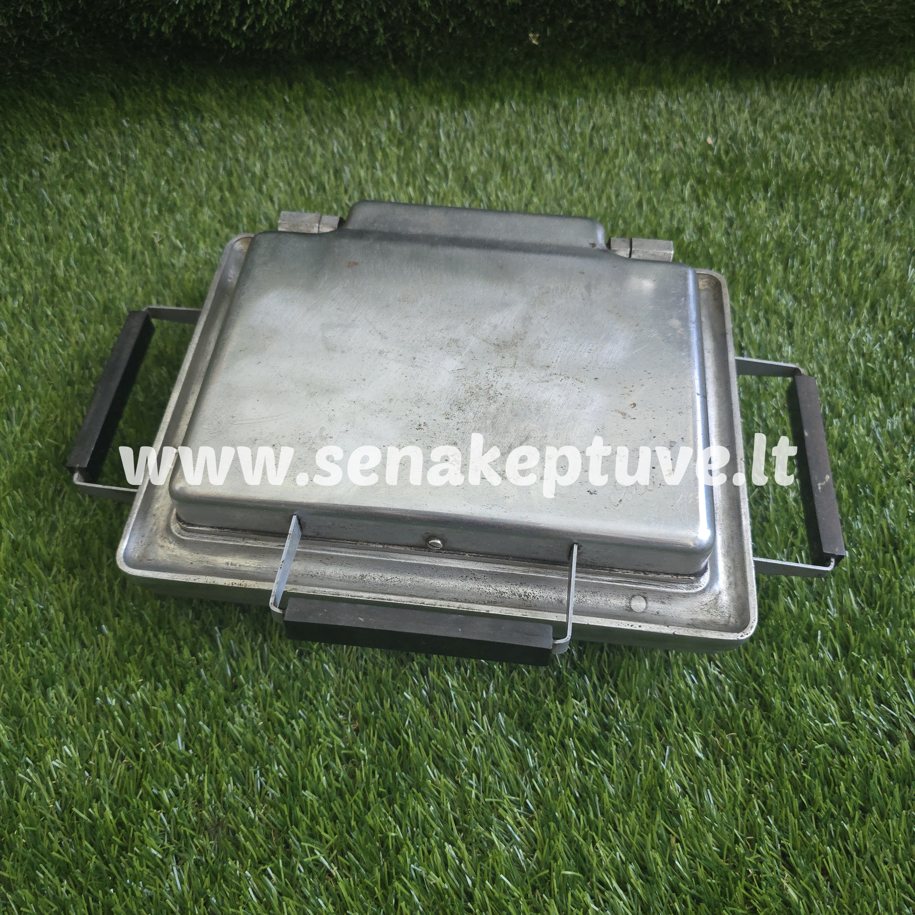 Senovinė elektrinė vaflinė su laidu ploniems vafliams