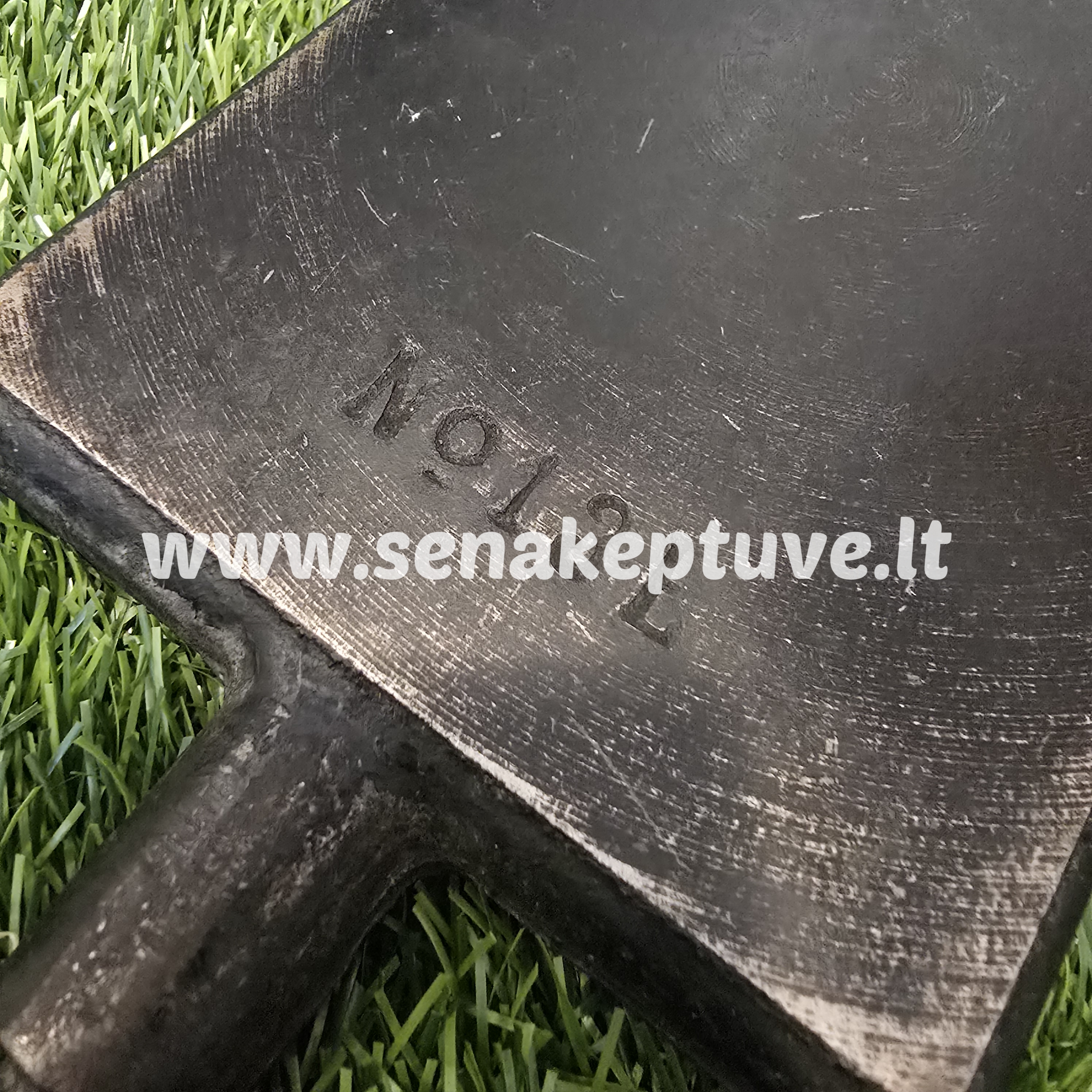 Senovinė ketaus plonų vaflių keptuvė