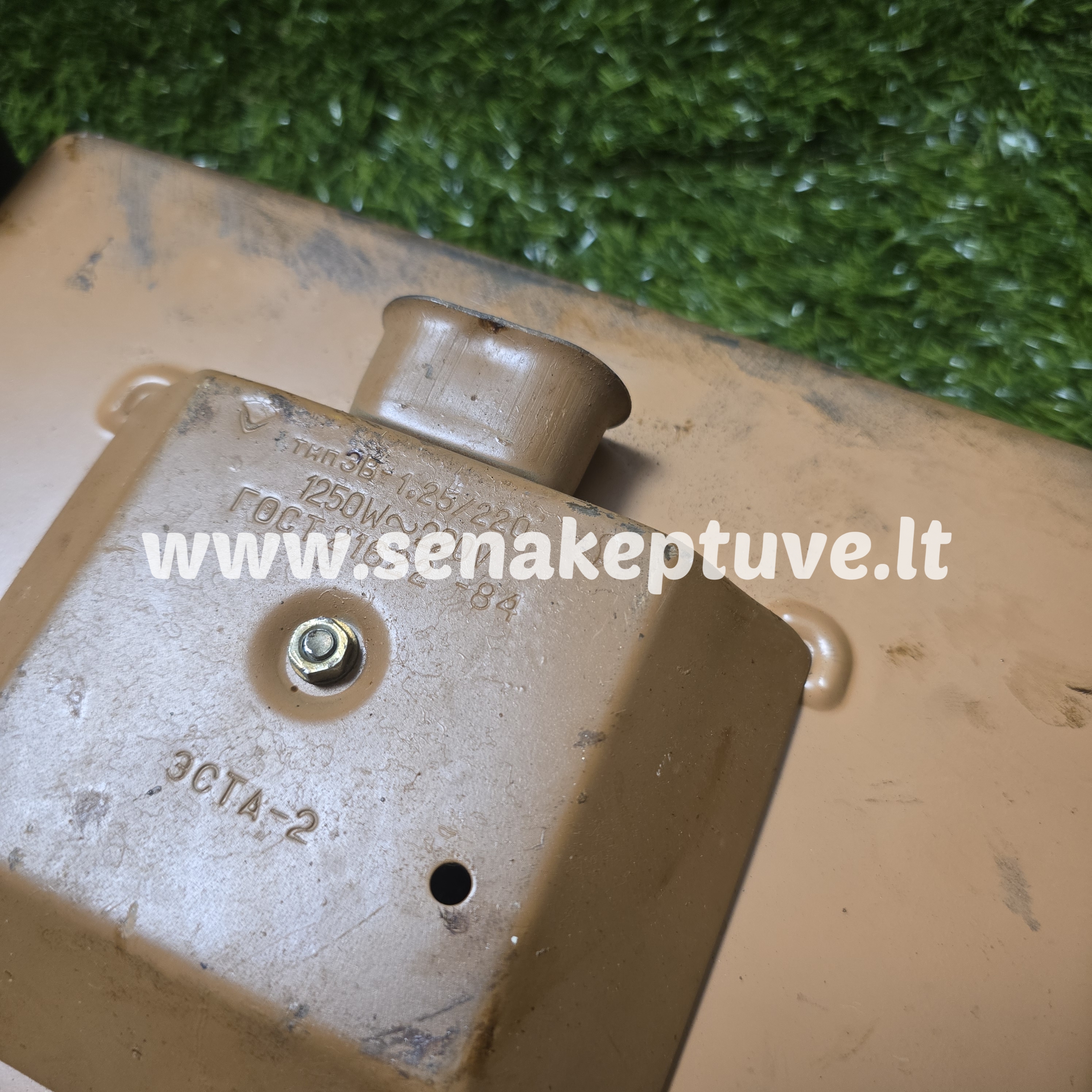 Senovinė elektrinė vaflinė su laidu ploniems vafliams