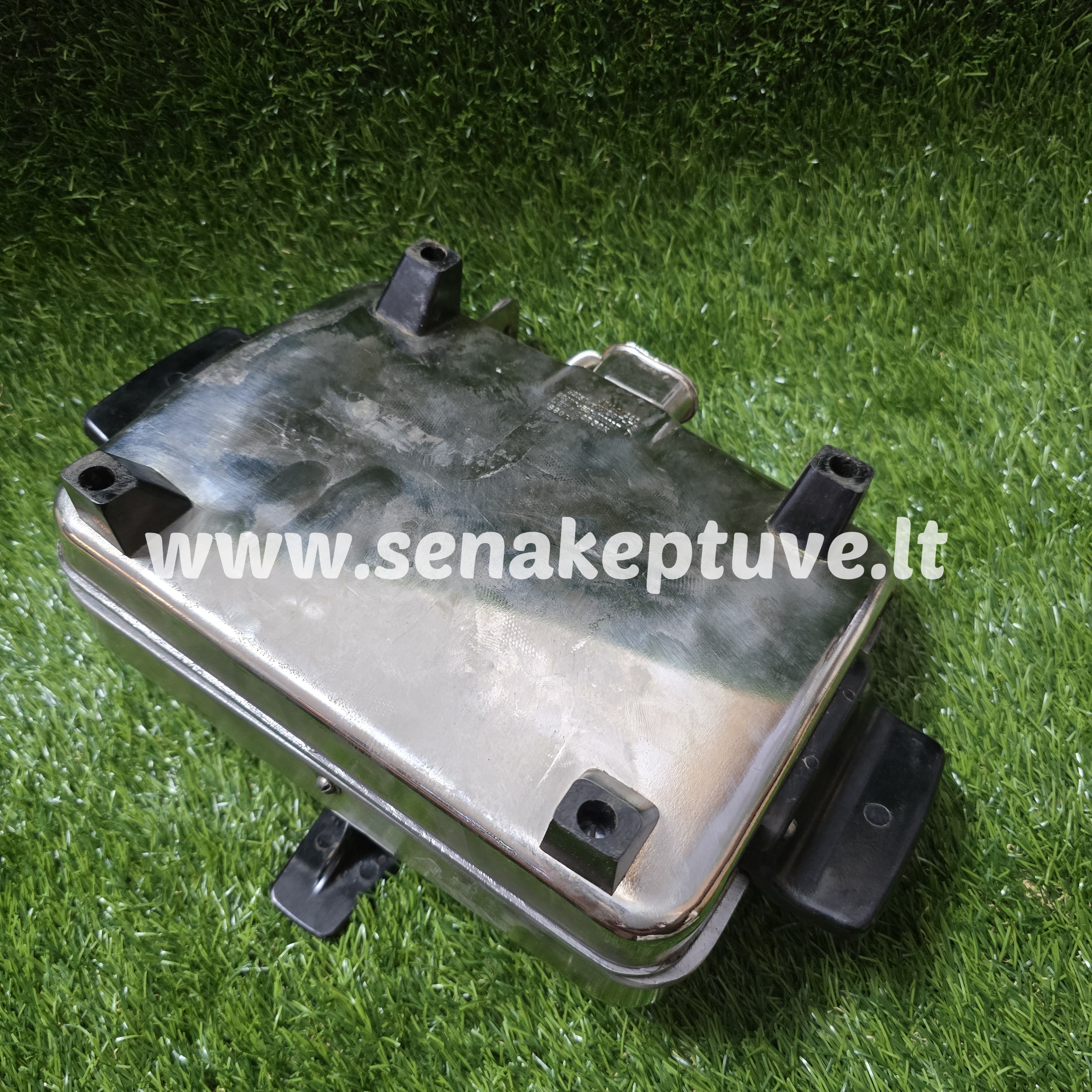 Senovinė elektrinė vaflinė su laidu