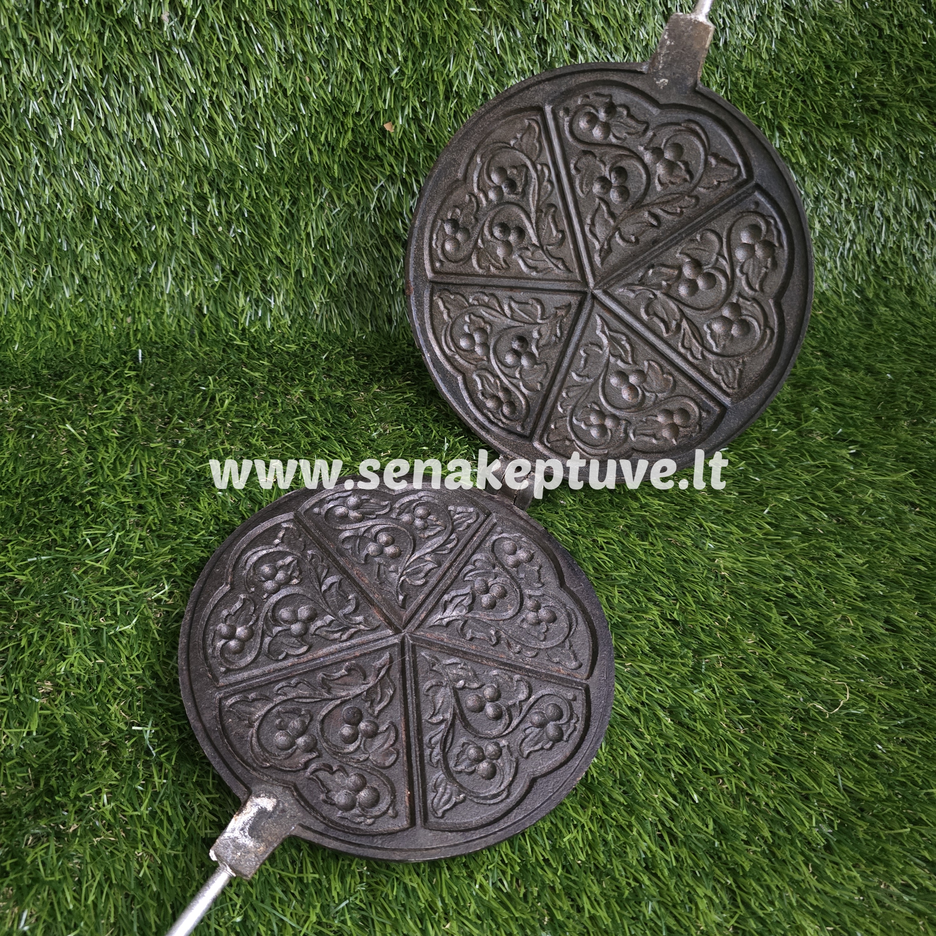 Senovinė ketaus plonų vaflių keptuvė