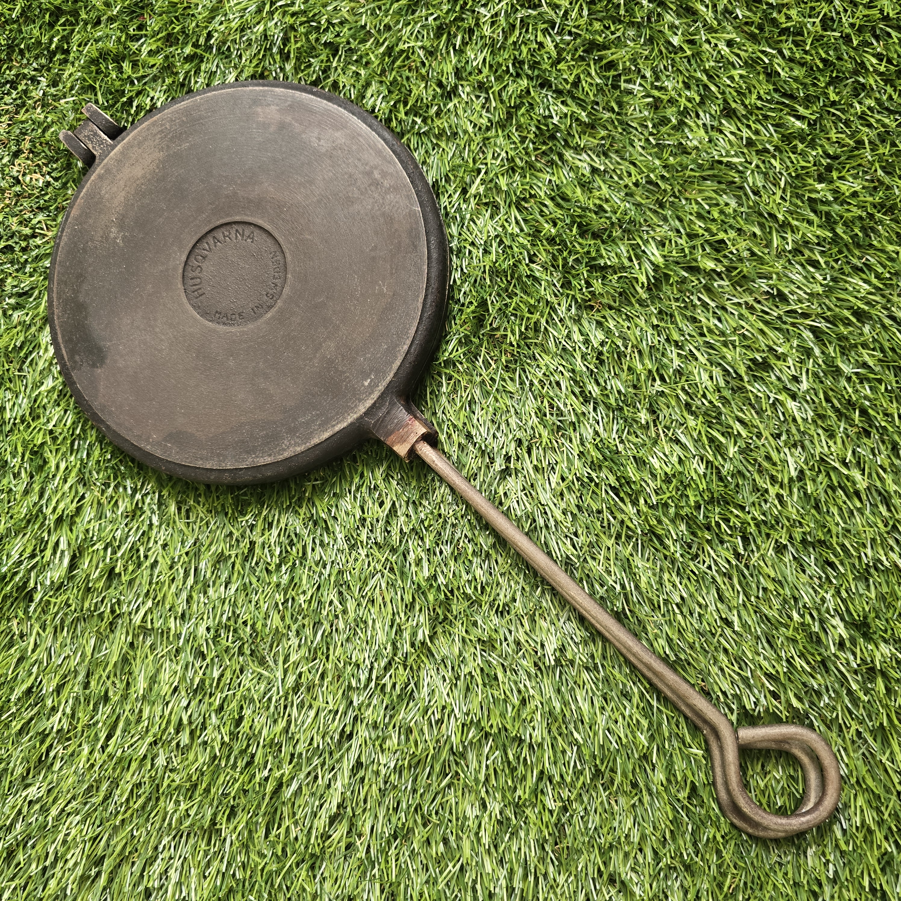 Ketaus plonų vaflių keptuvė Husqvarna