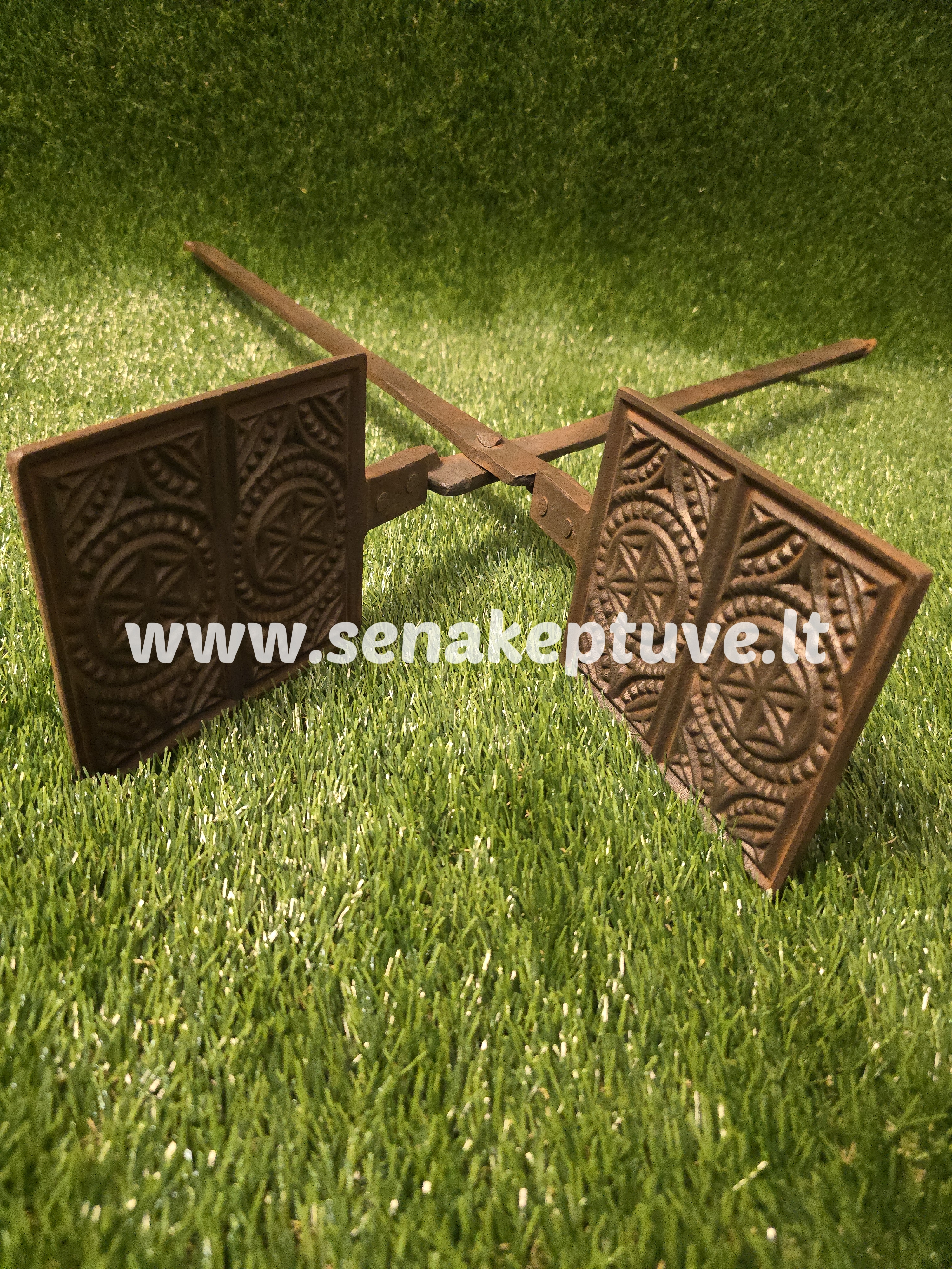 Senovinė ketaus plonų vaflių keptuvė Husqvarna