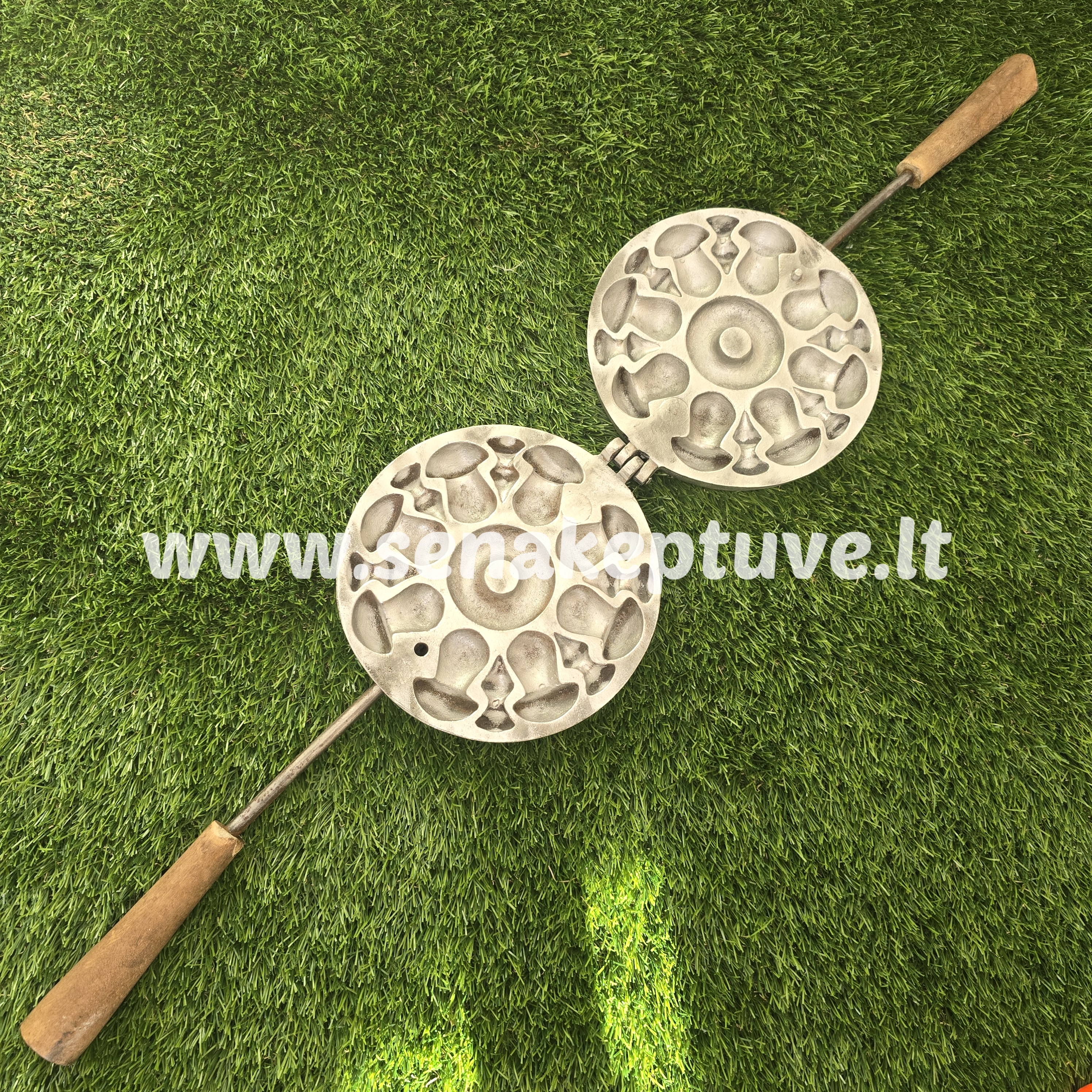 Senovinė grybukų keptuvė