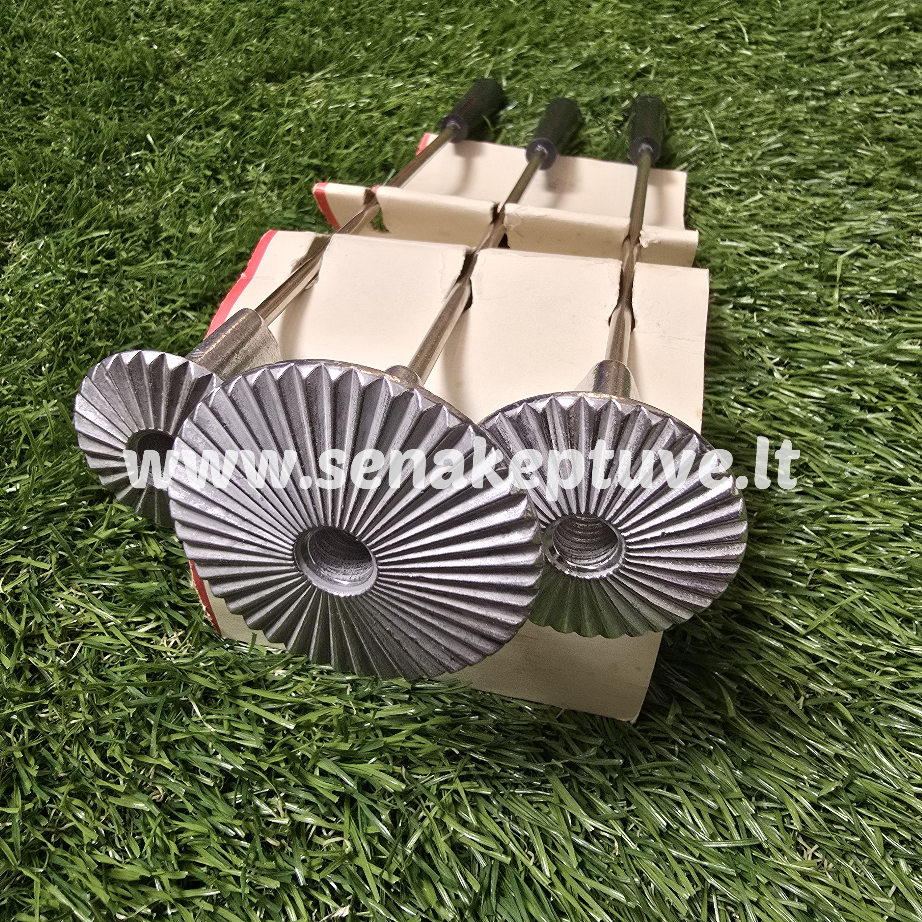 Senovinių žagarėlių formelių komplektas