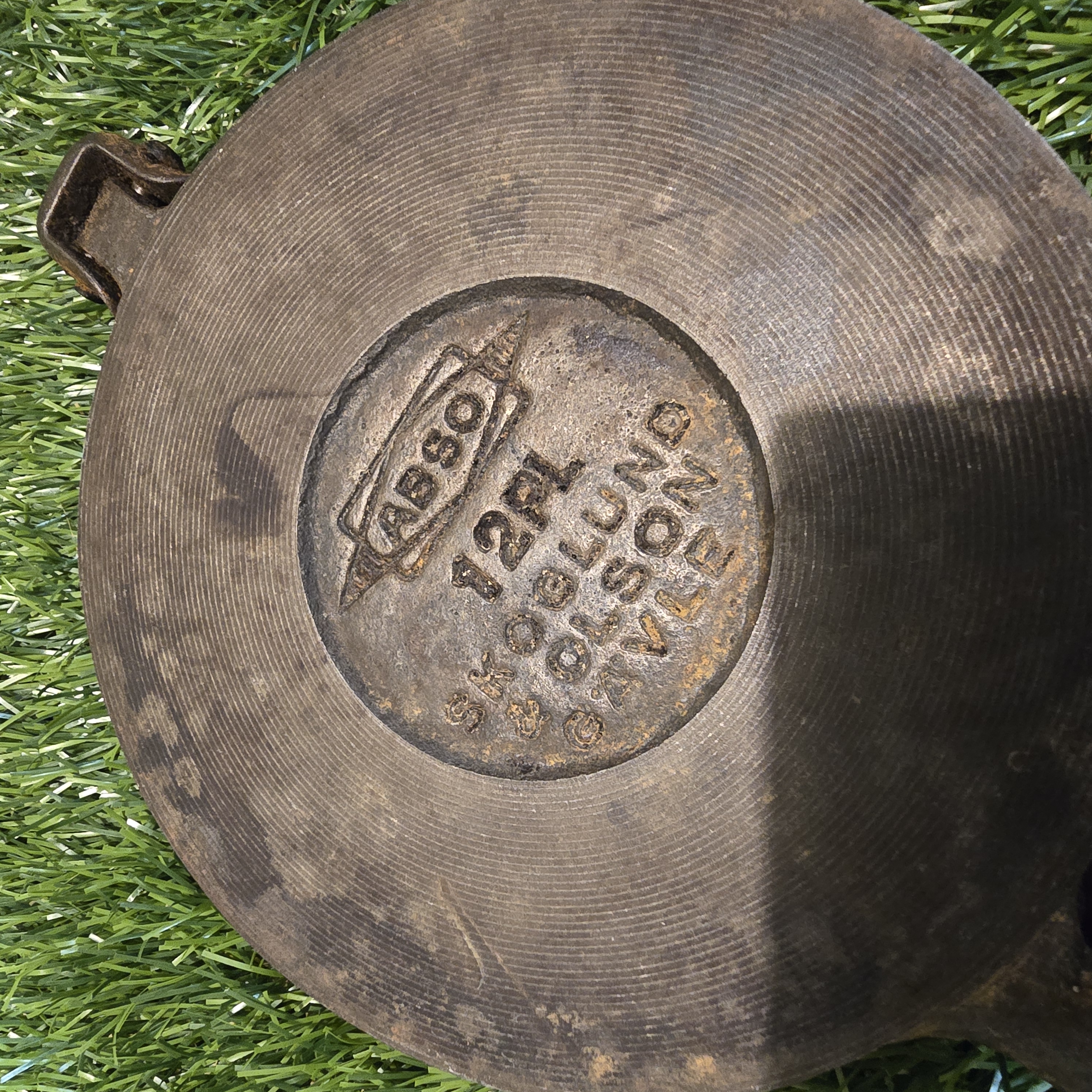 Ketaus plonų vaflių keptuvė