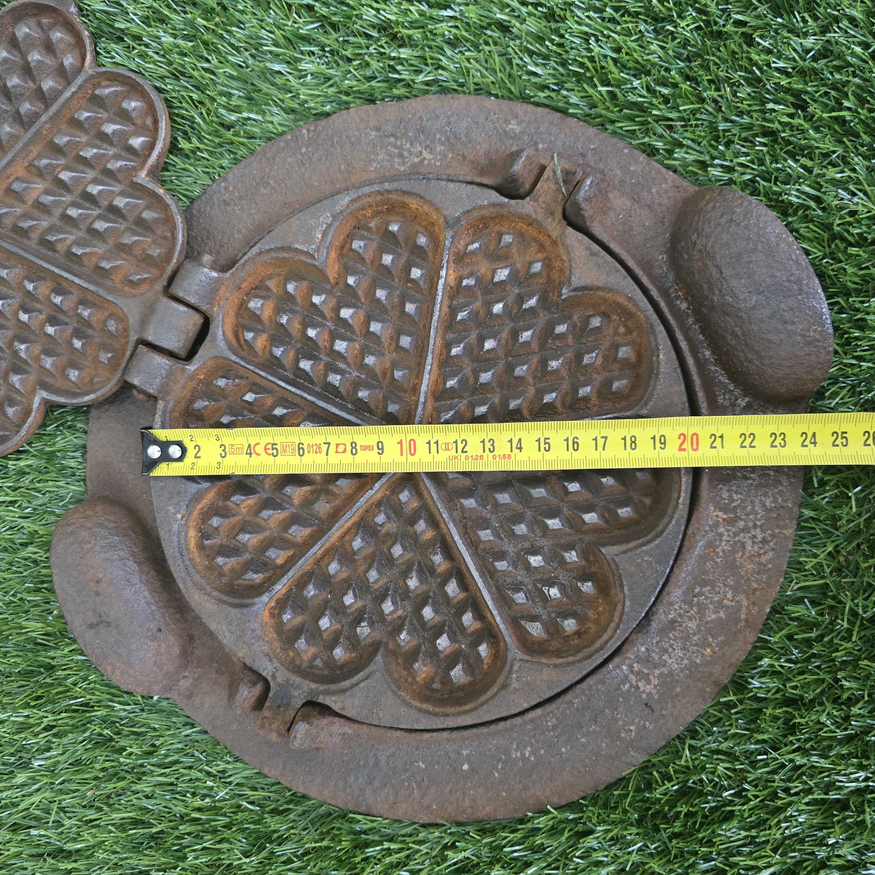 Senovinė vartoma čirvinių blynų keptuvė su rinkėmis