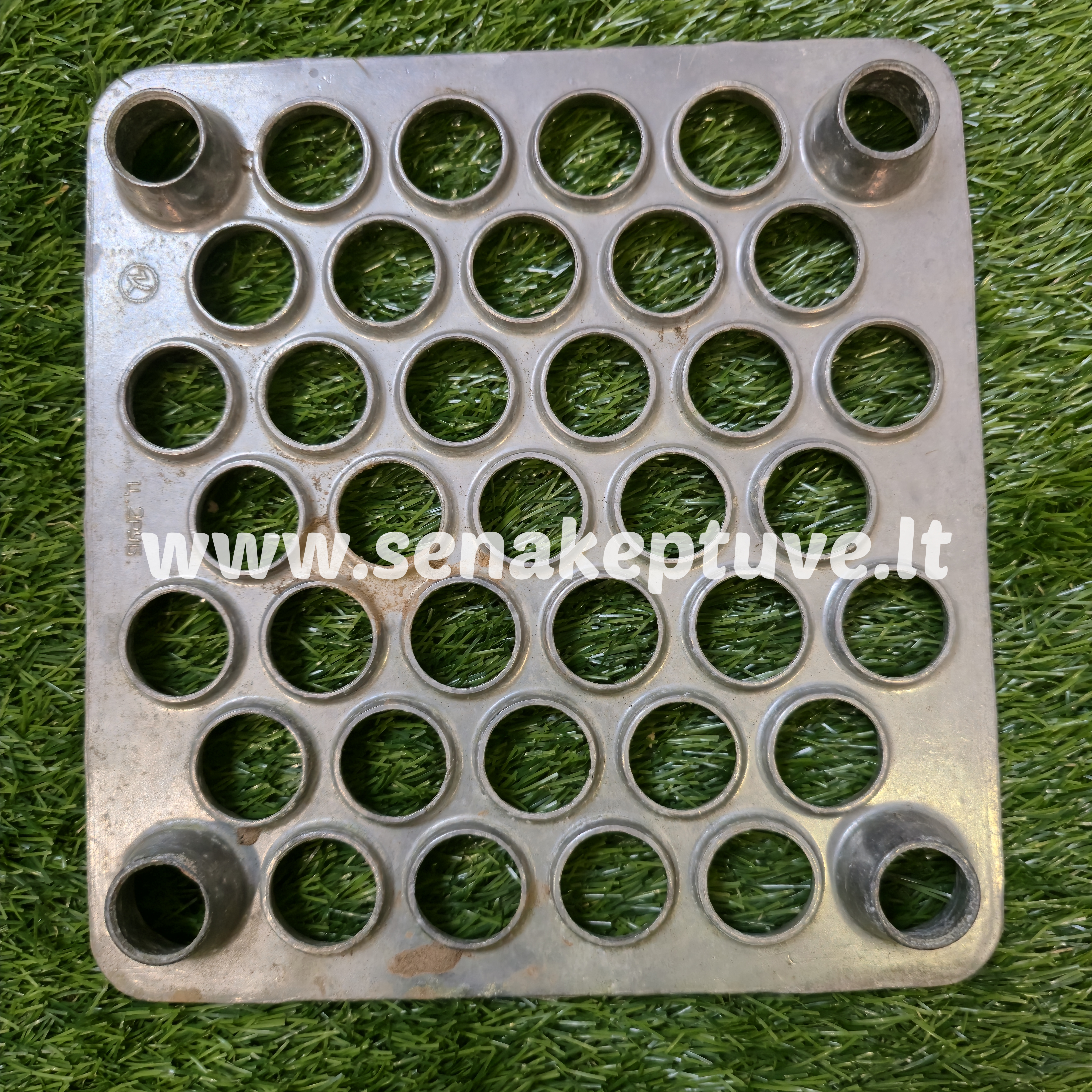 Senovinė koldūnų kepimo forma