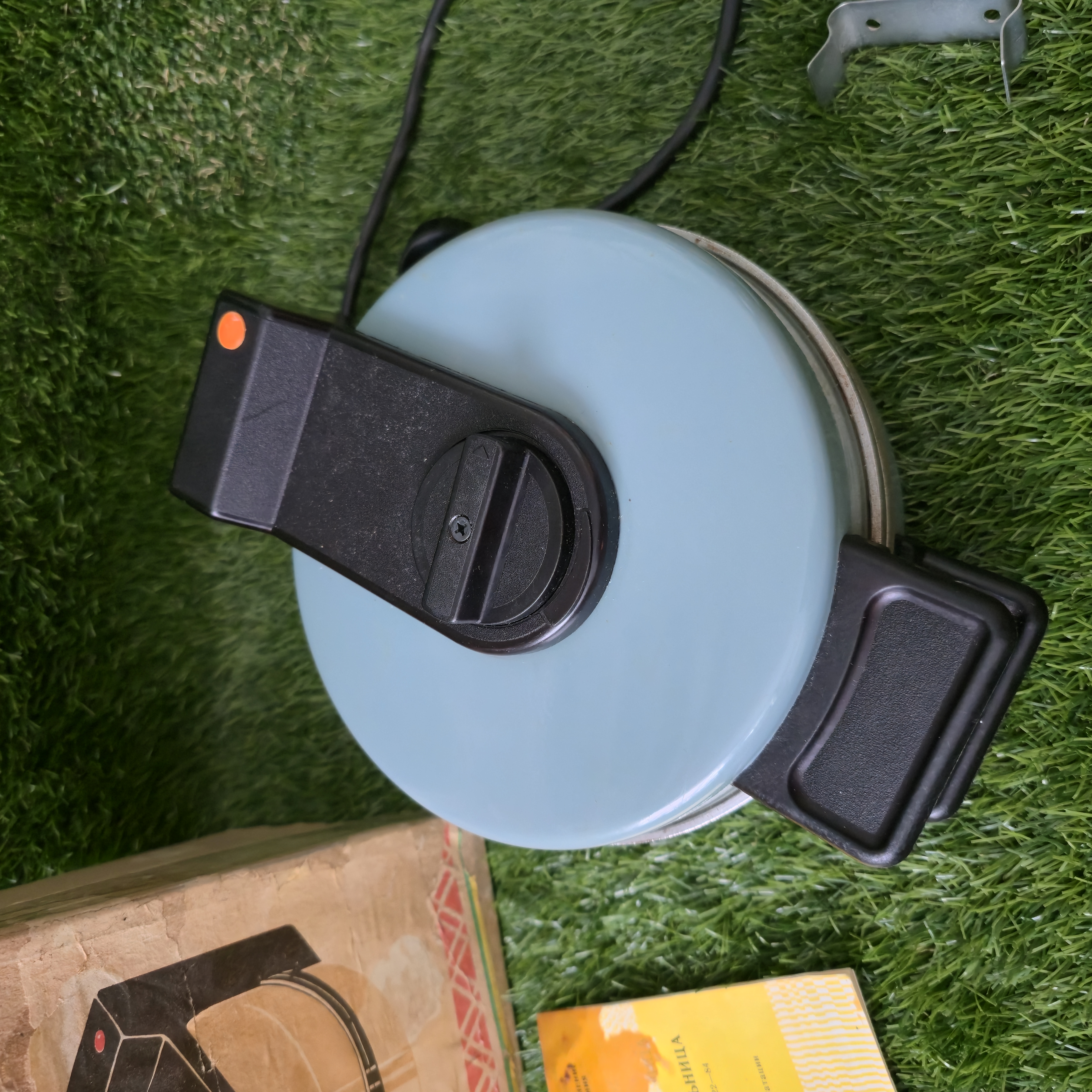 Senovinė elektrinė vaflinė Svetlana su originalia dėže, naudojimosi instrukcija bei laidu