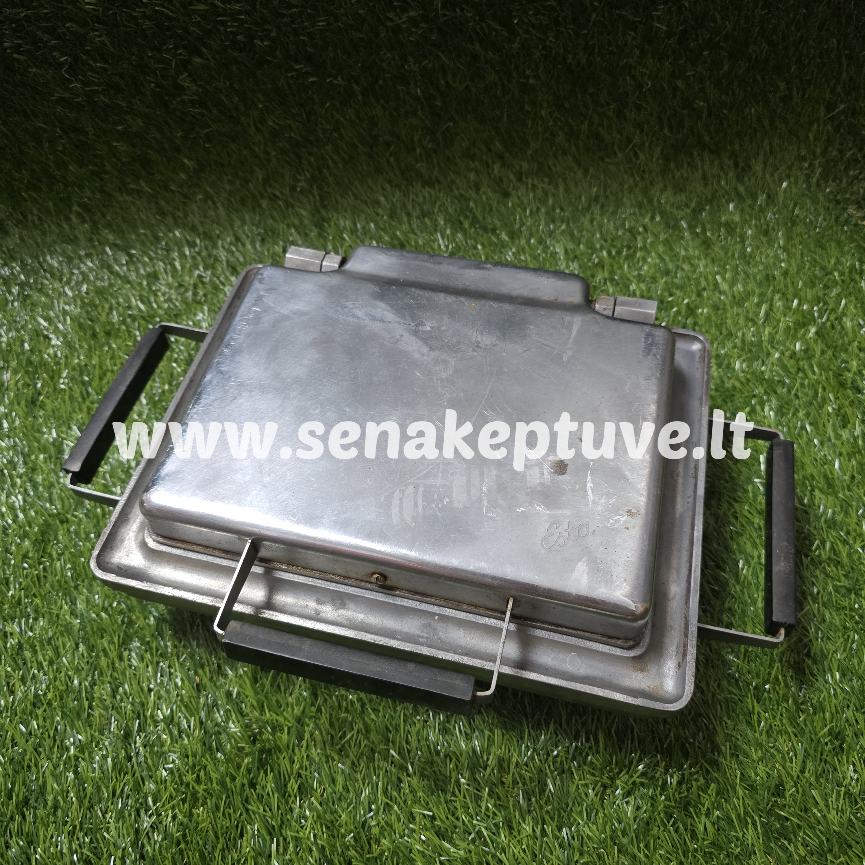 Senovinė elektrinė vaflinė su laidu ploniems vafliams