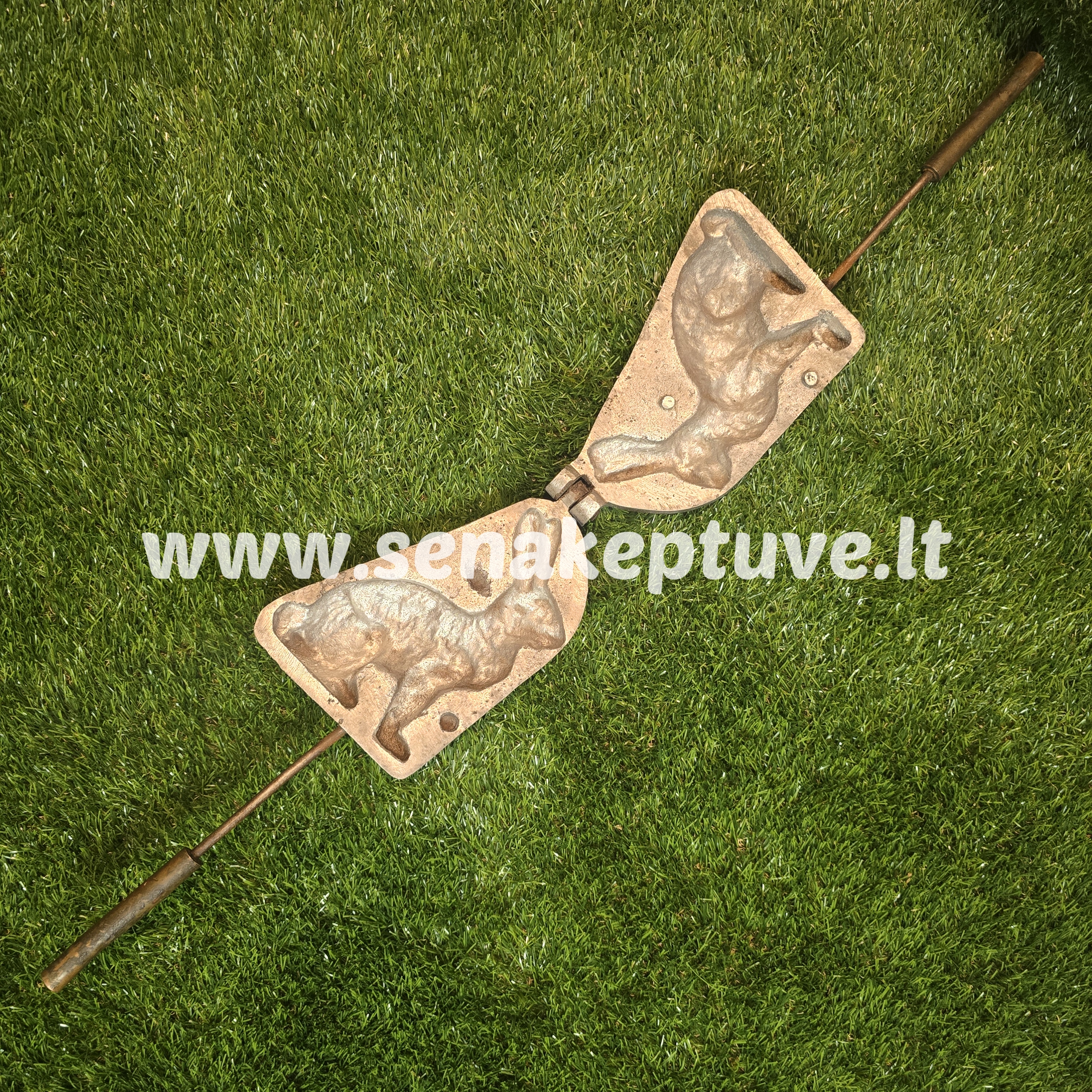 Senovinė kiškučio keptuvė