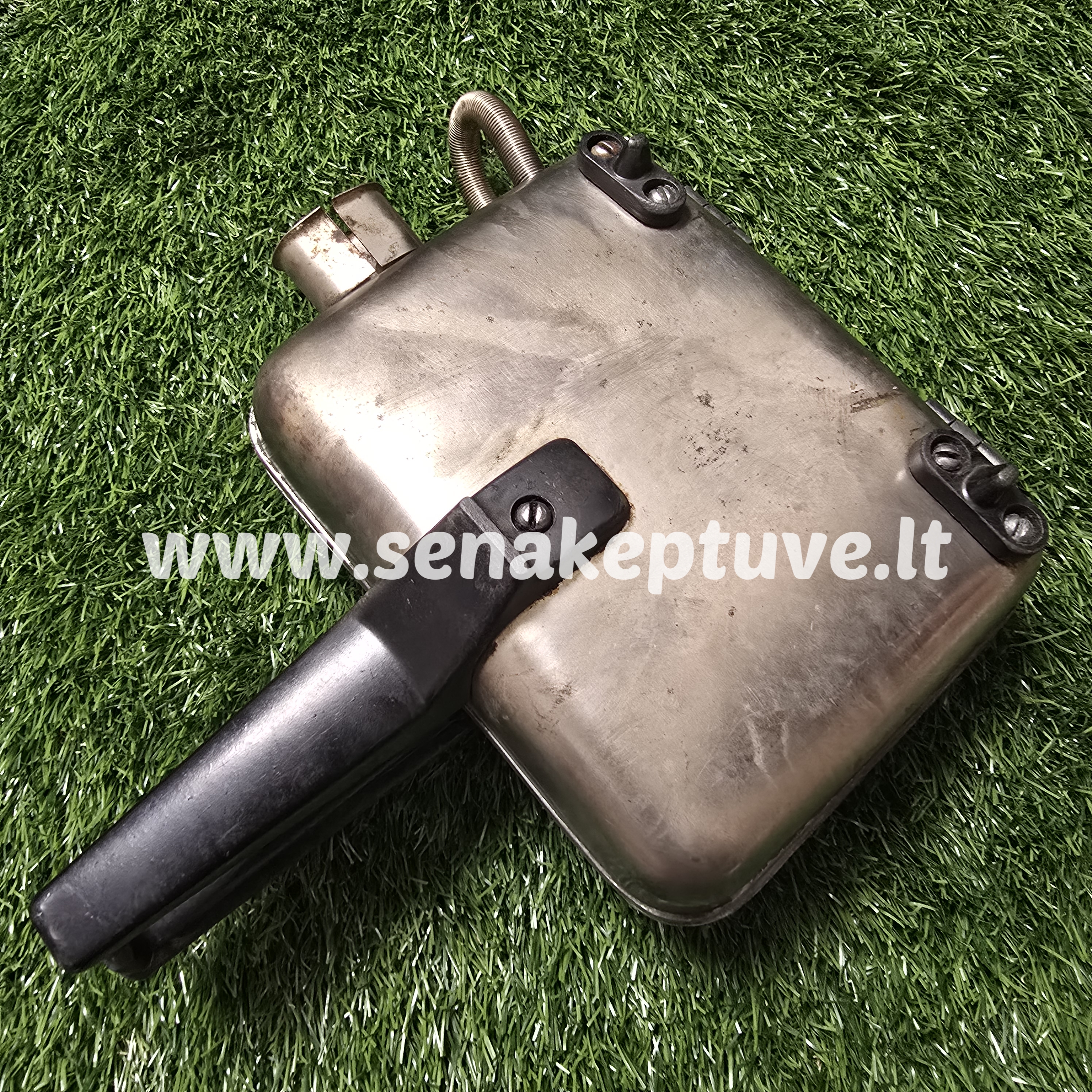 Senovinė elektrinė vaflinė su laidu