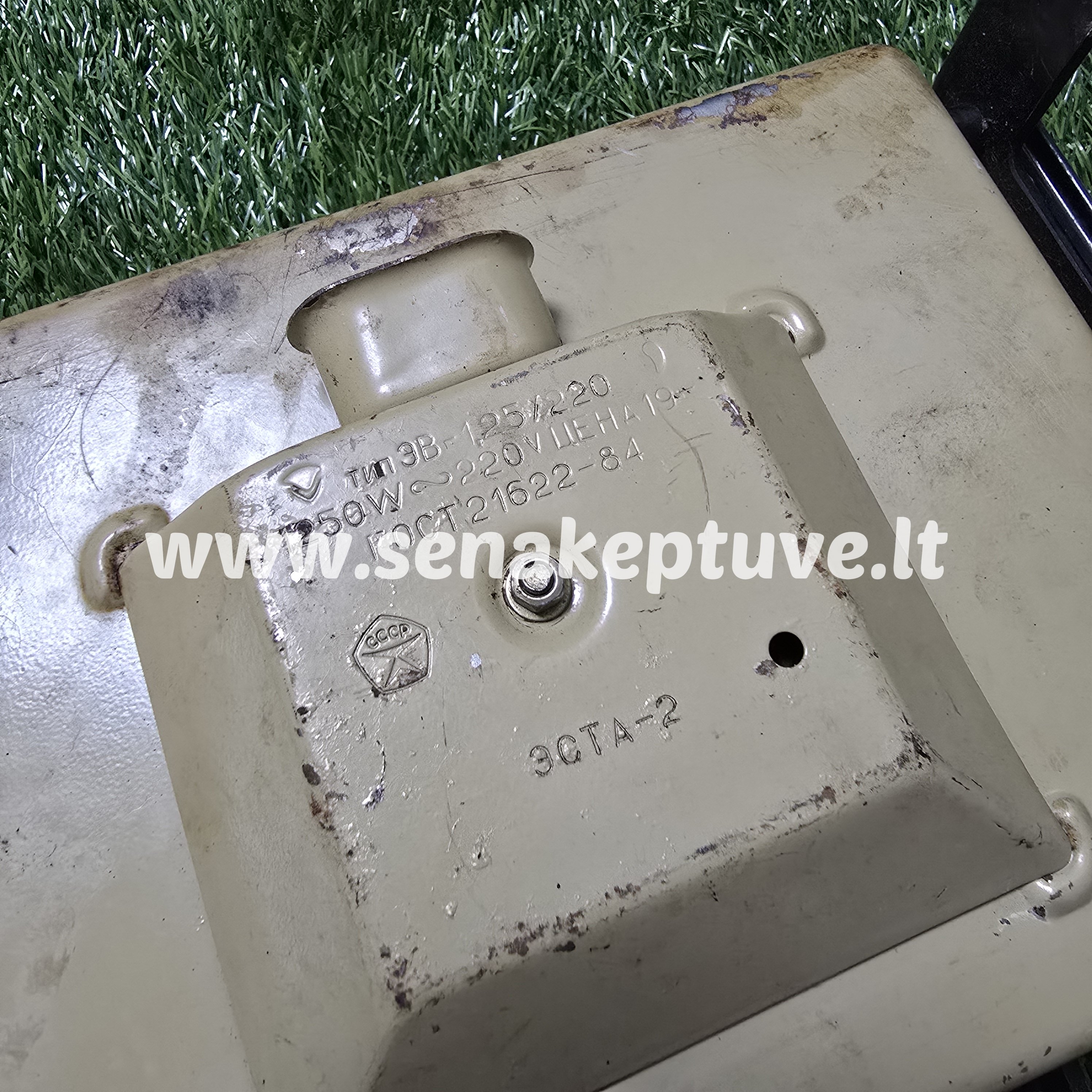 Senovinė elektrinė vaflinė su laidu ploniems vafliams