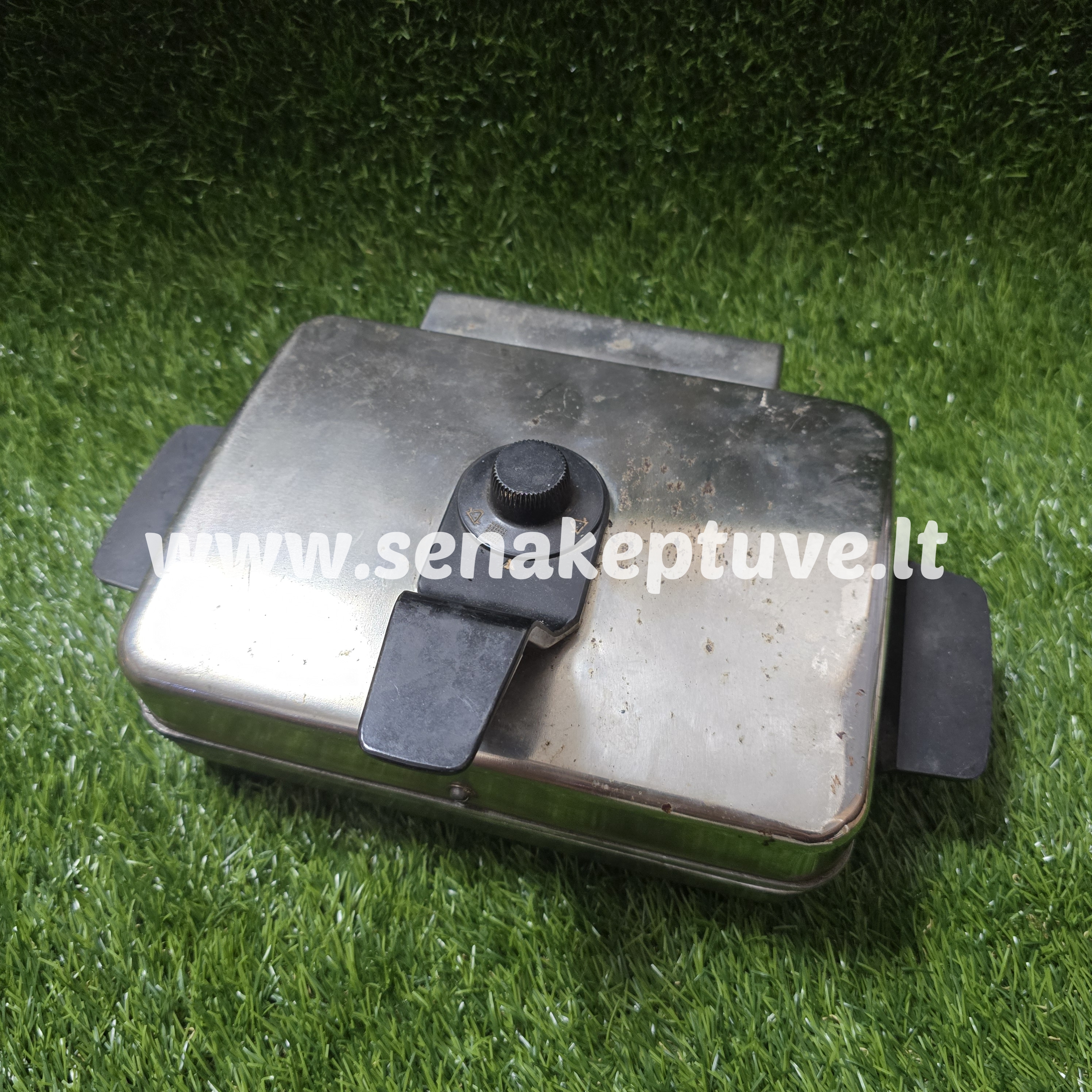 Senovinė elektrinė vaflinė su laidu