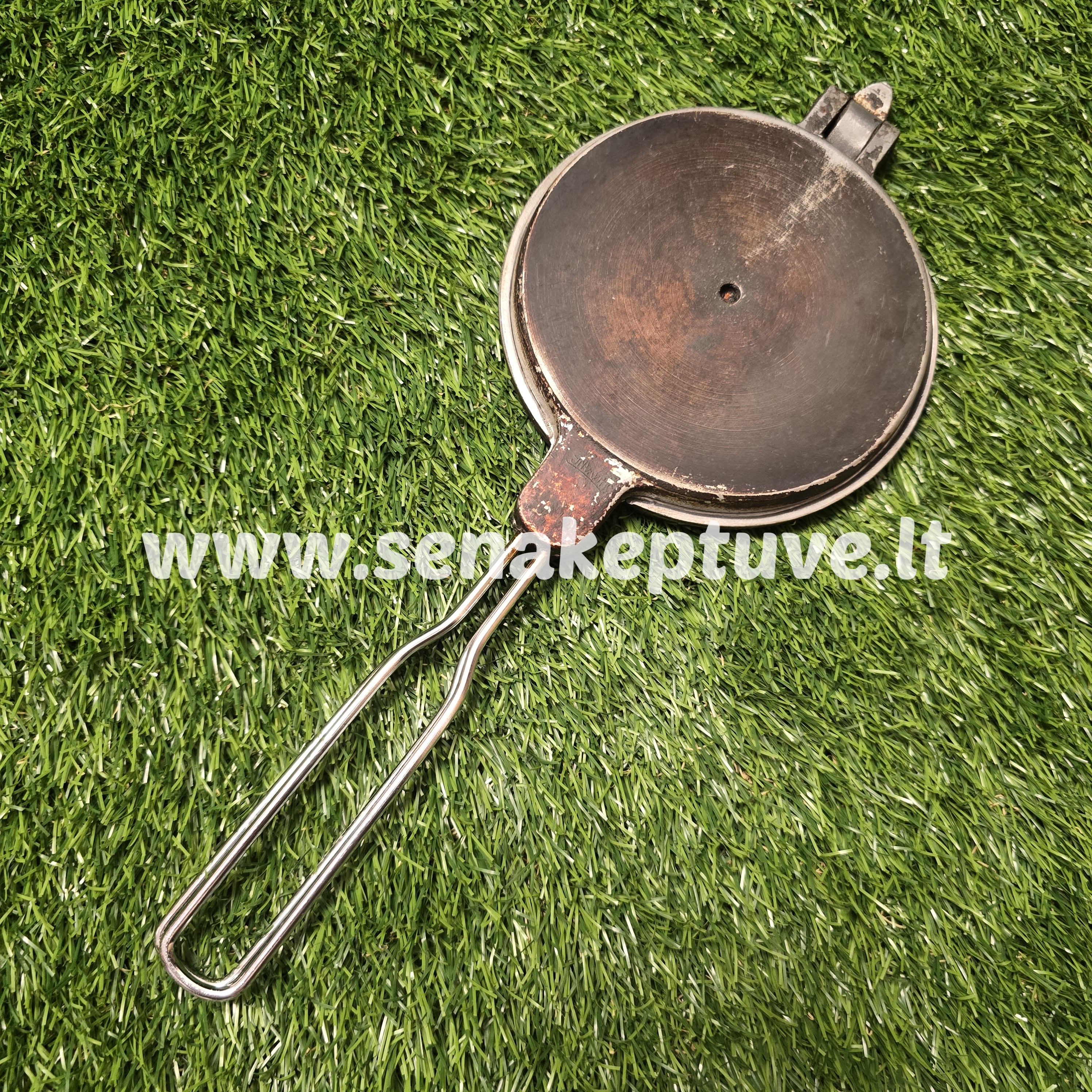 Senovinė plonų vaflių keptuvė