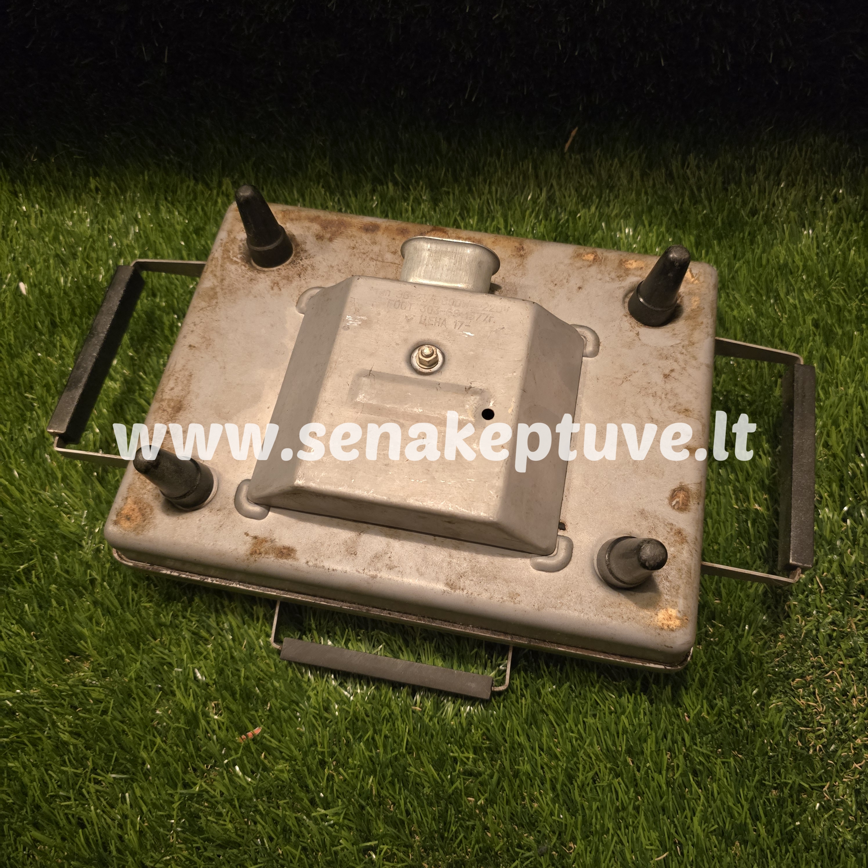 Senovinė elektrinė vaflinė su laidu ploniems vafliams