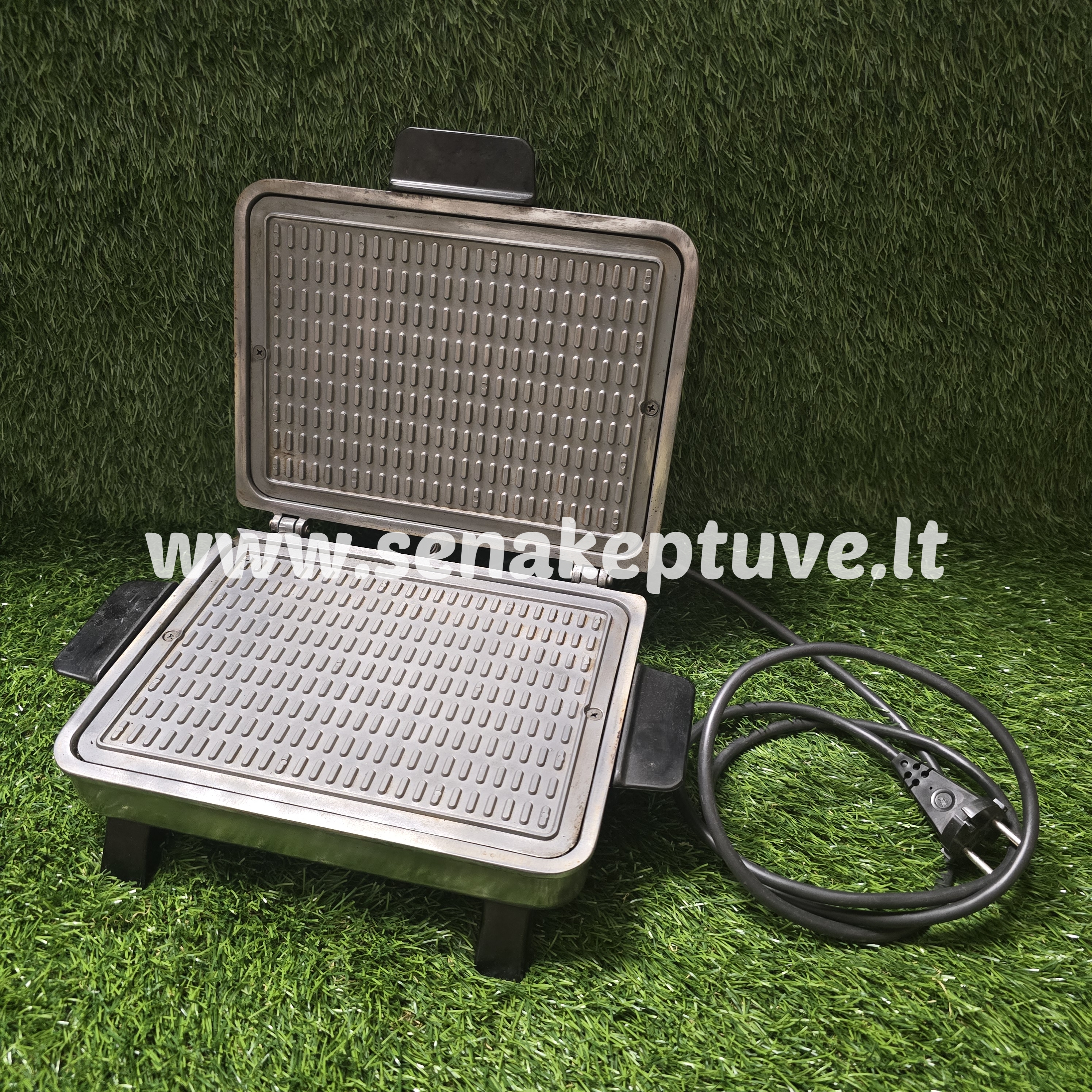 Senovinė elektrinė vaflinė su laidu