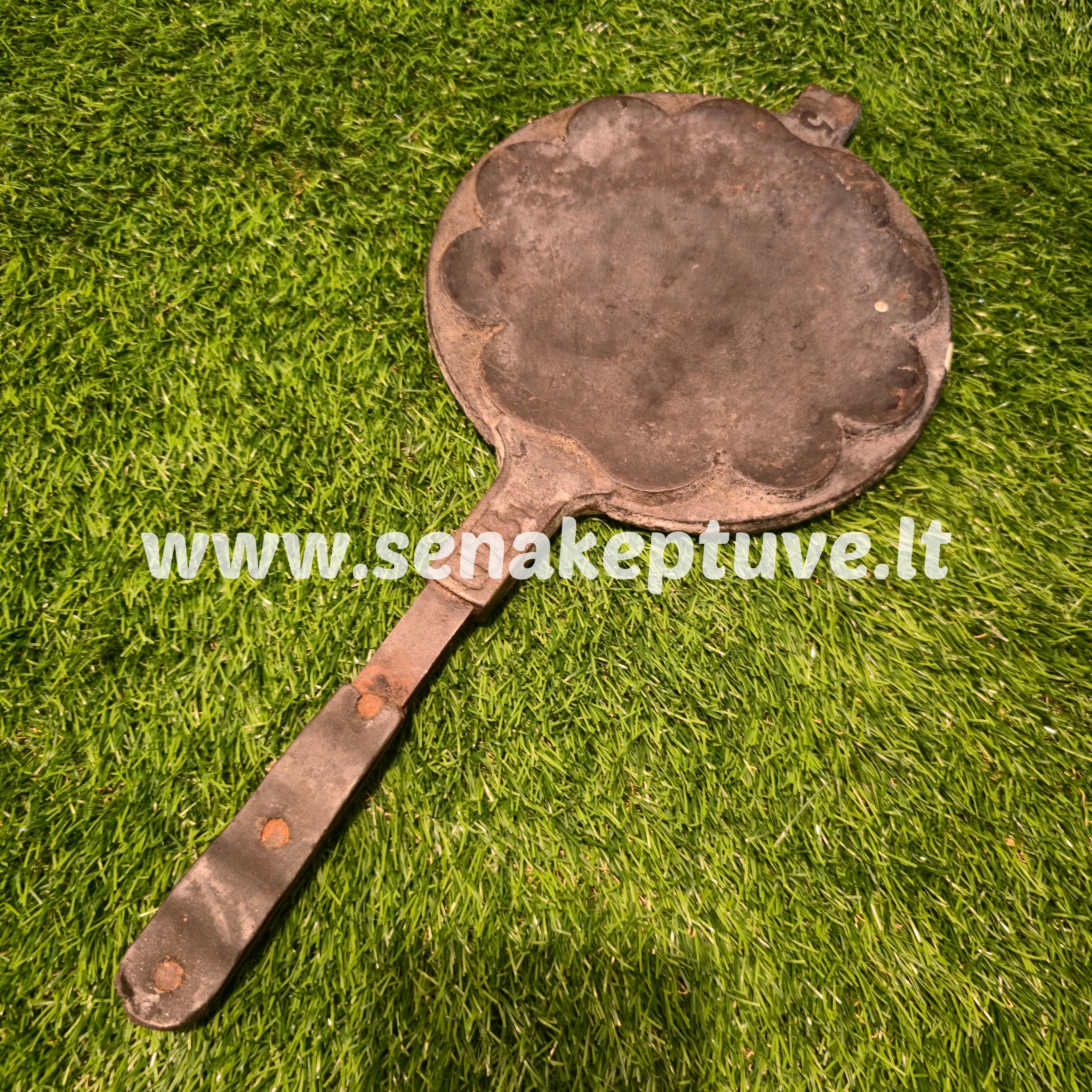 Senovinė ketaus čirvinių blynų keptuvė