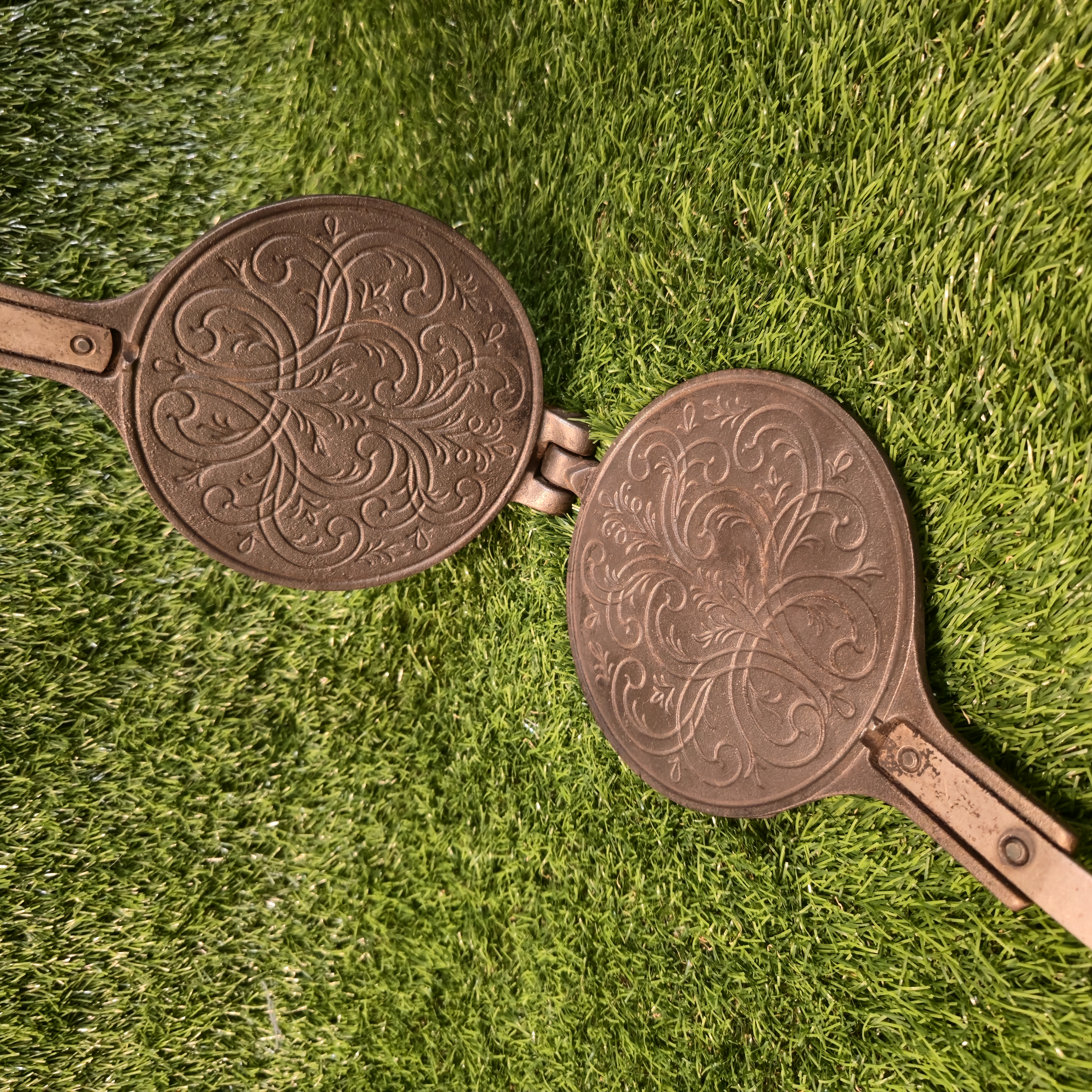 Ketaus plonų vaflių keptuvė