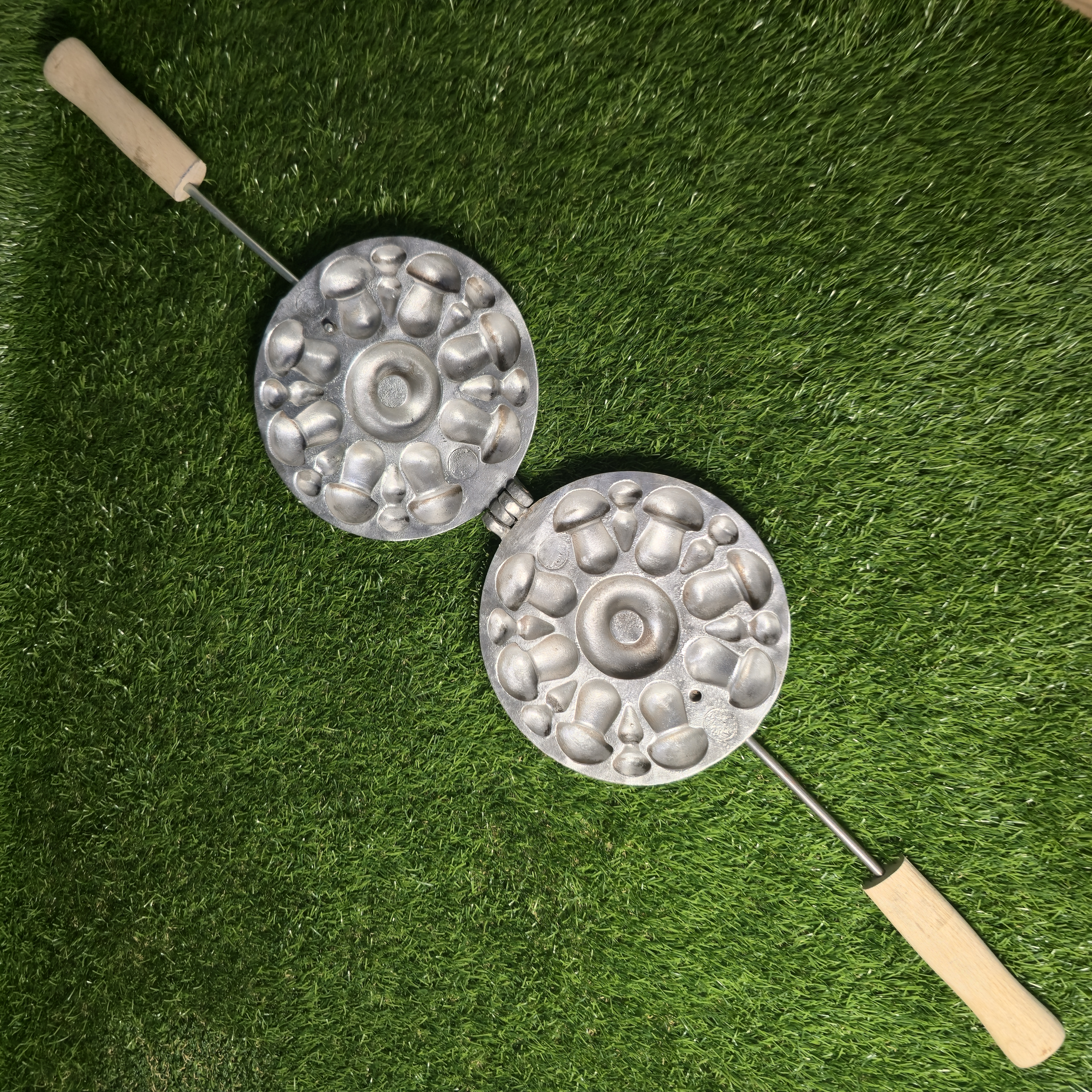 Senovinė grybukų keptuvė