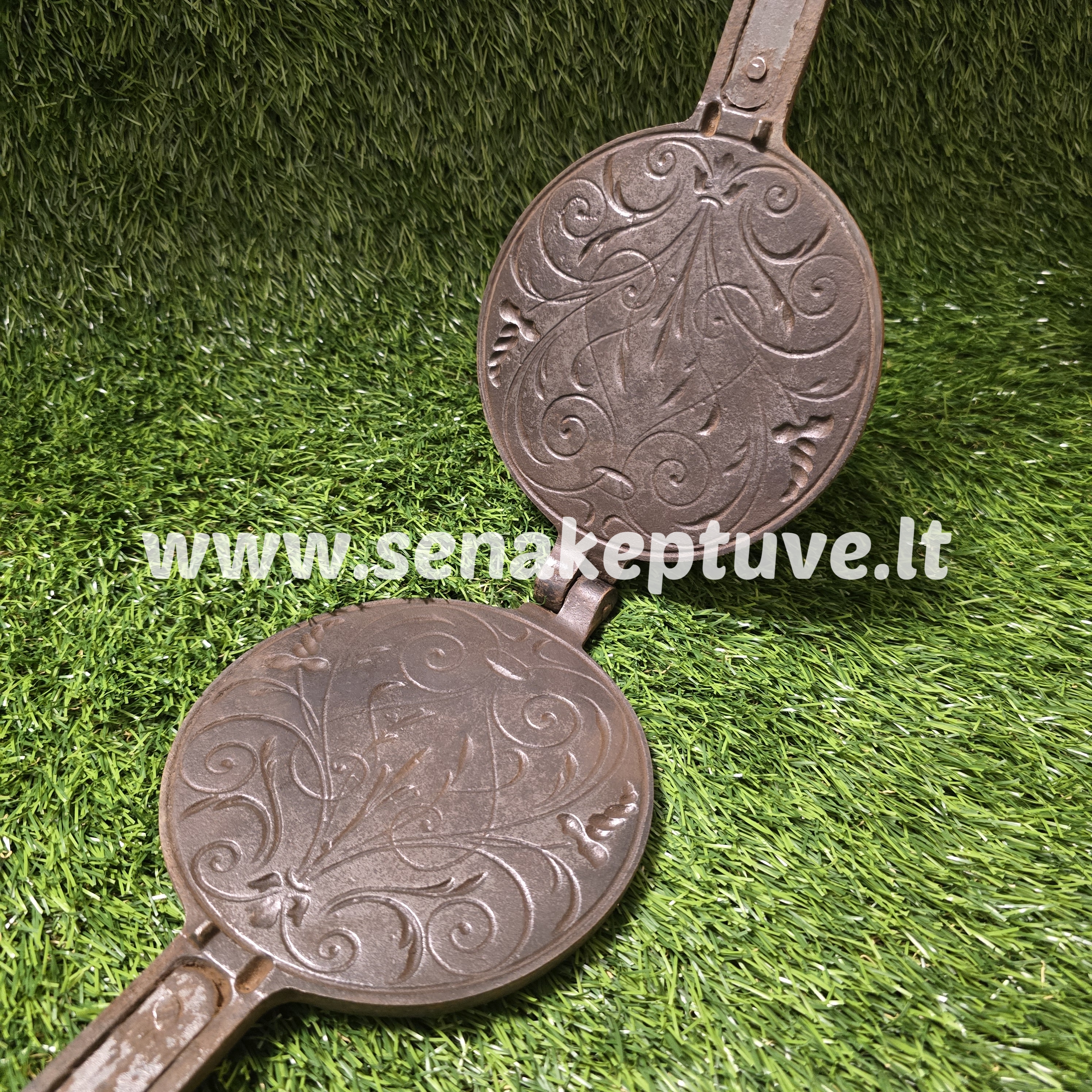 Senovinė ketaus plonų vaflių keptuvė