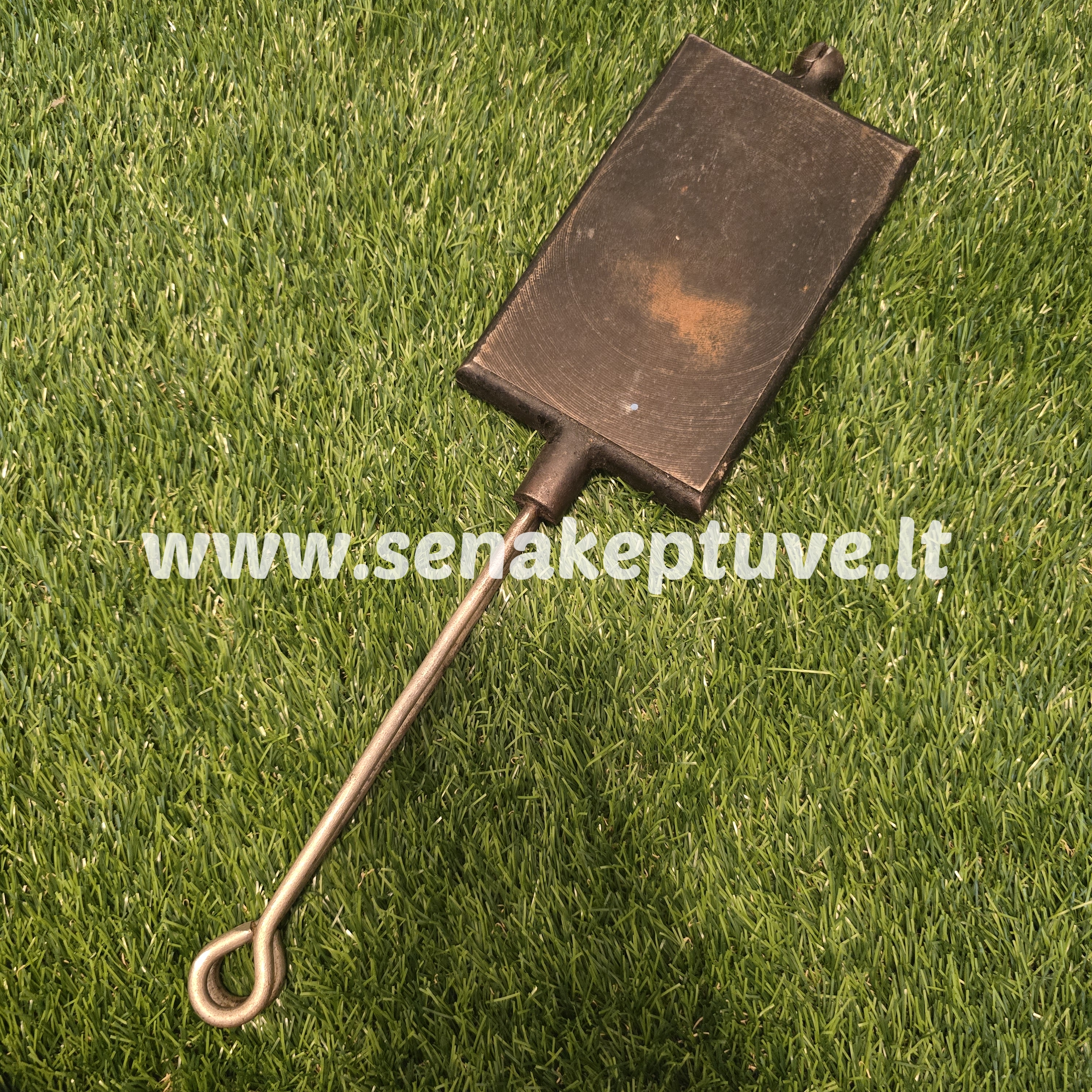 Senovinė ketaus plonų vaflių keptuvė