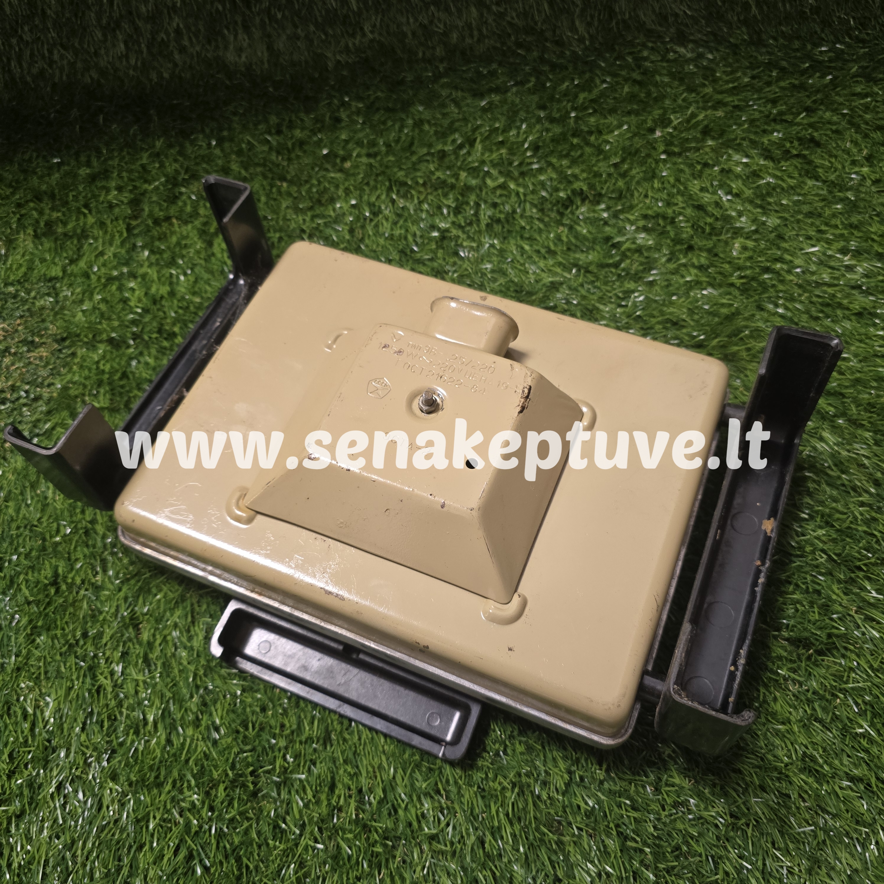 Senovinė elektrinė vaflinė su laidu ploniems vafliams