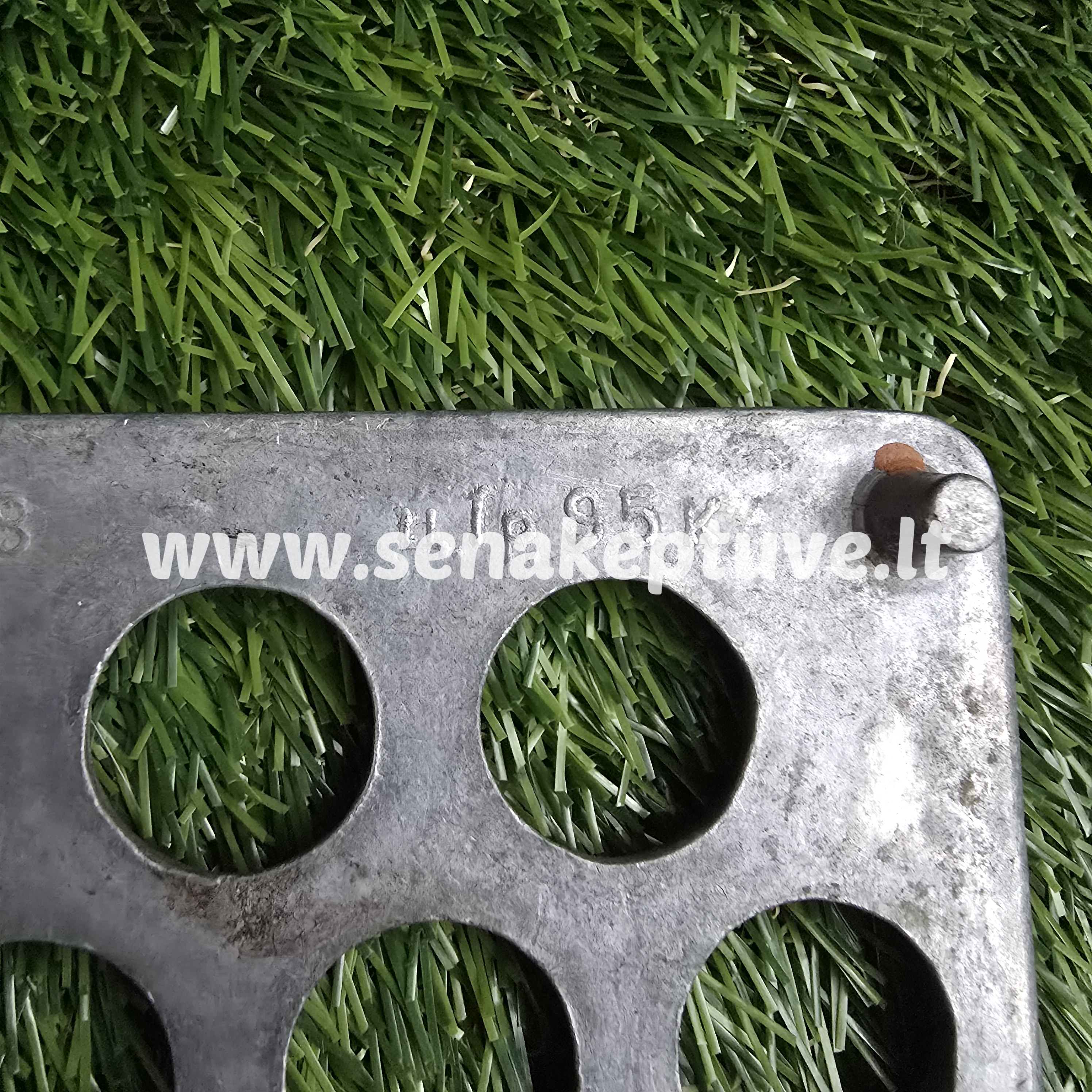 Senovinė koldūnų kepimo forma