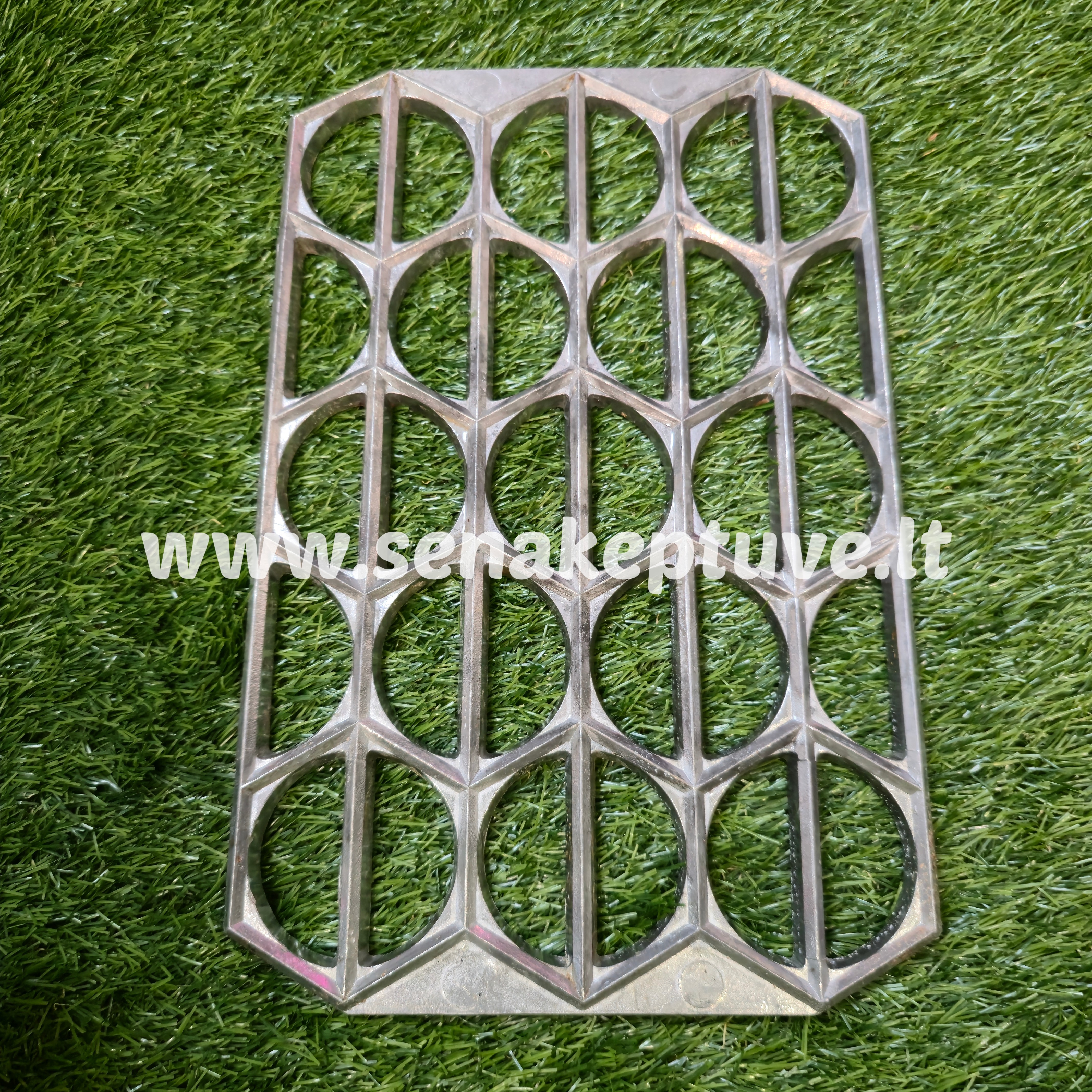 Senovinė koldūnų kepimo forma