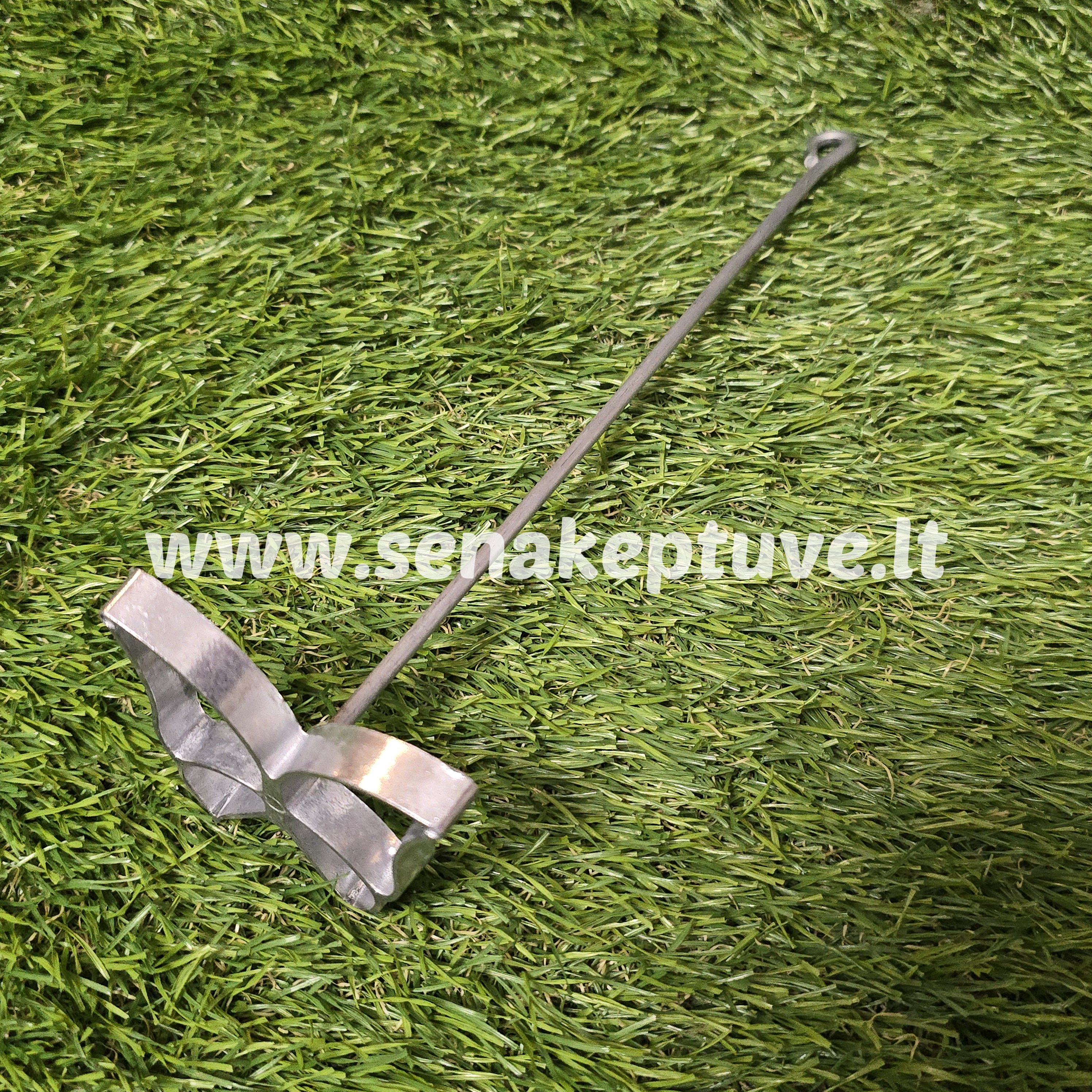 Šiuolaikinė žagarėlių formelė su koteliu