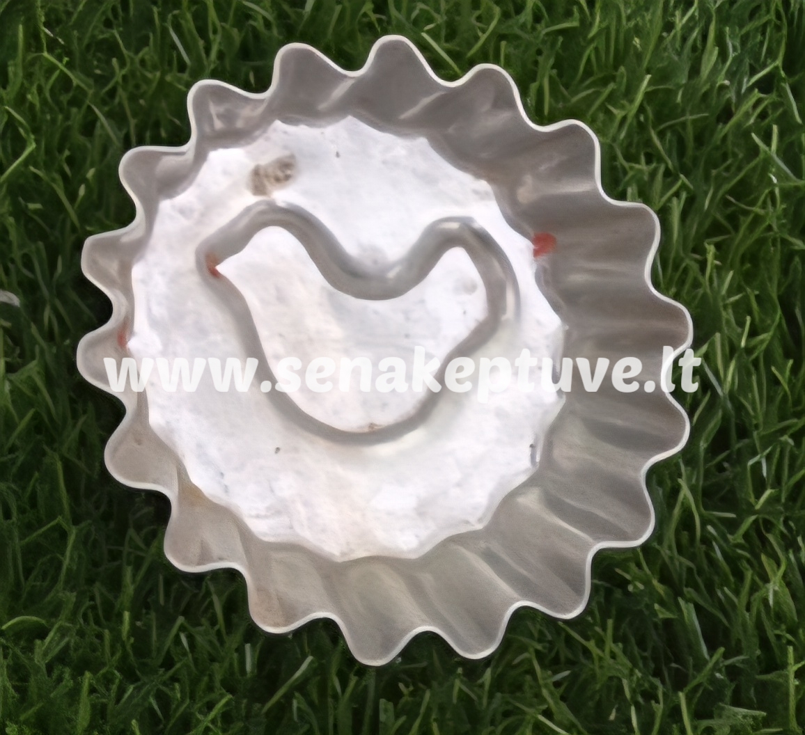 Senovinės kepimo formelės - krepšeliai