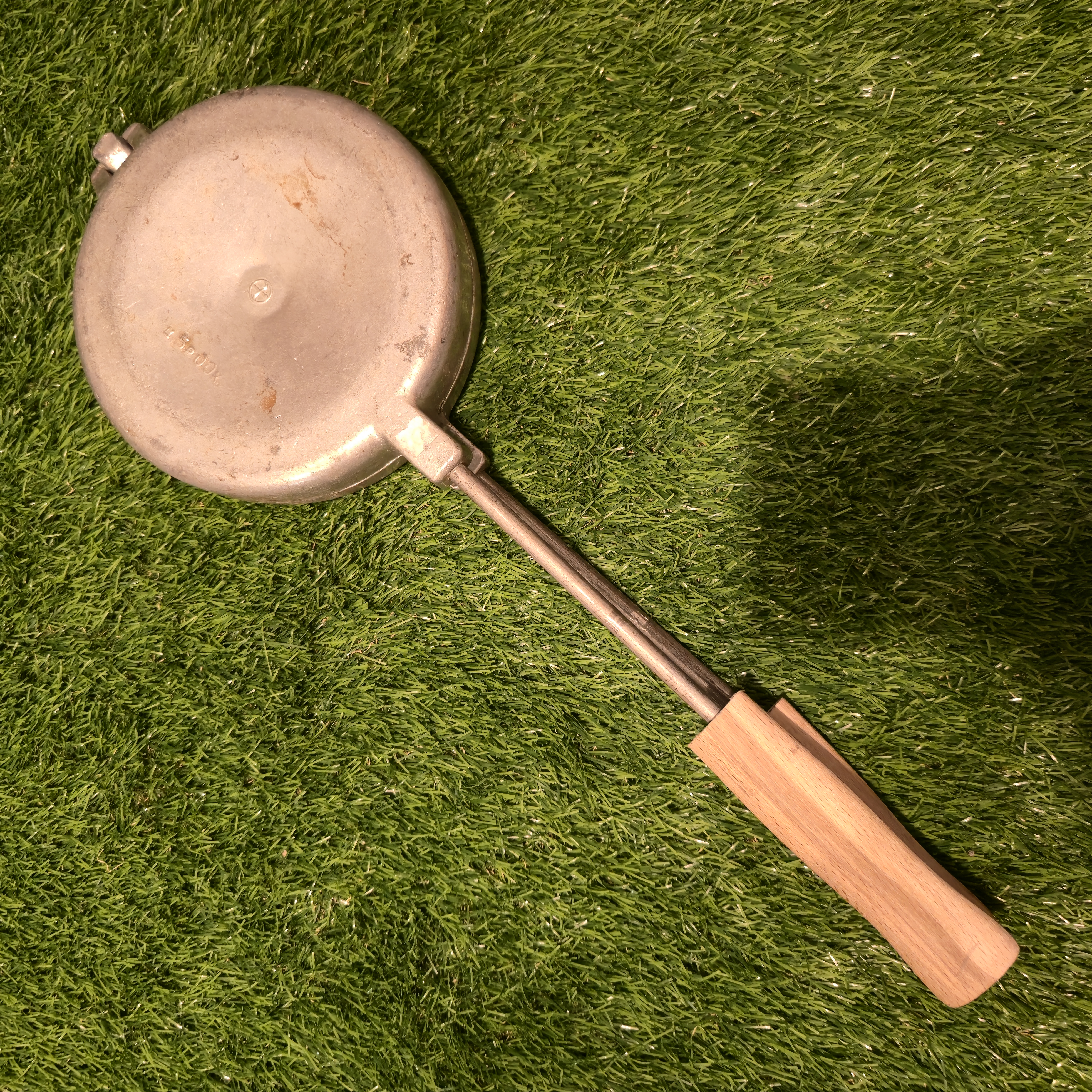 Senovinė šachmatų keptuvė