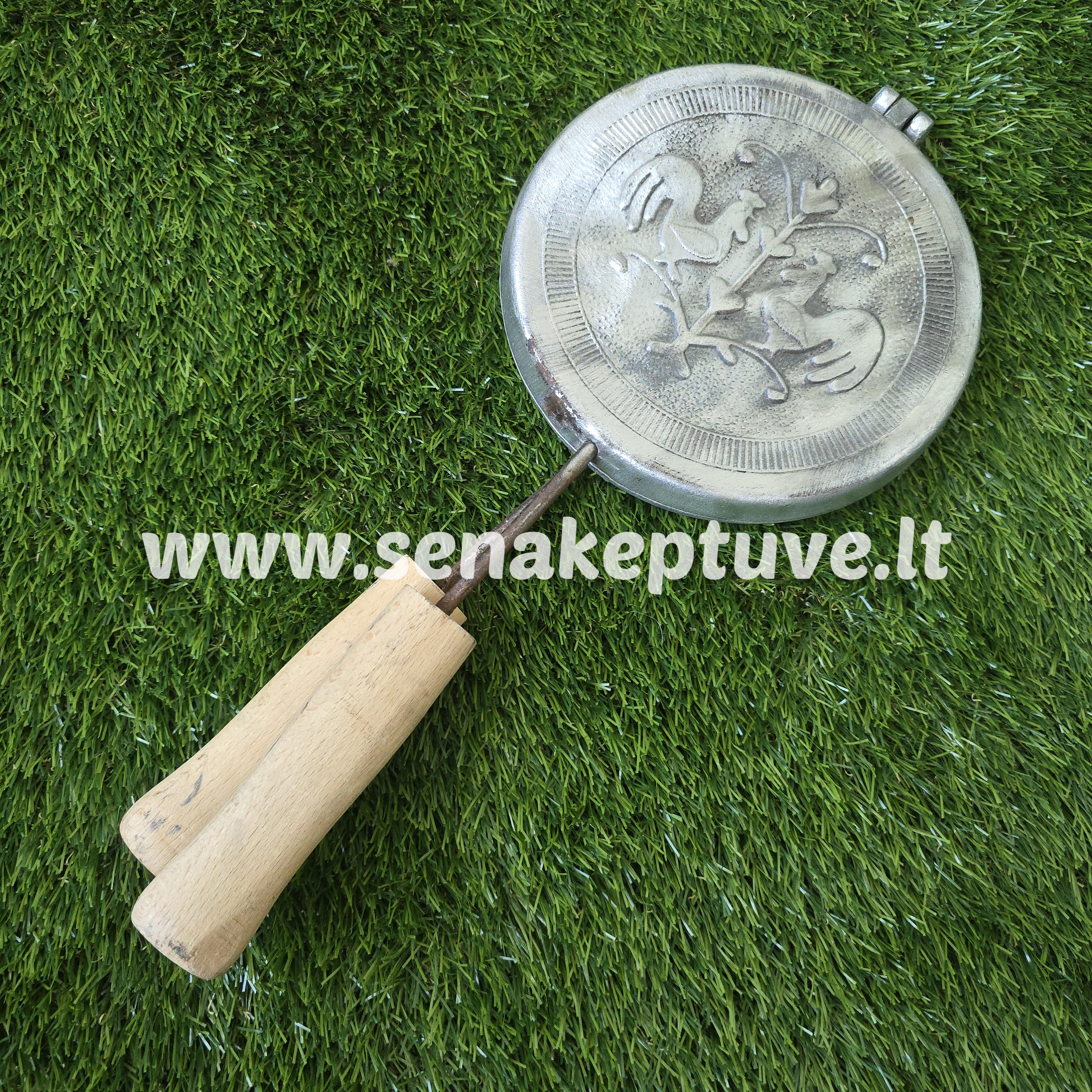 Senovinė gaidelių keptuvė