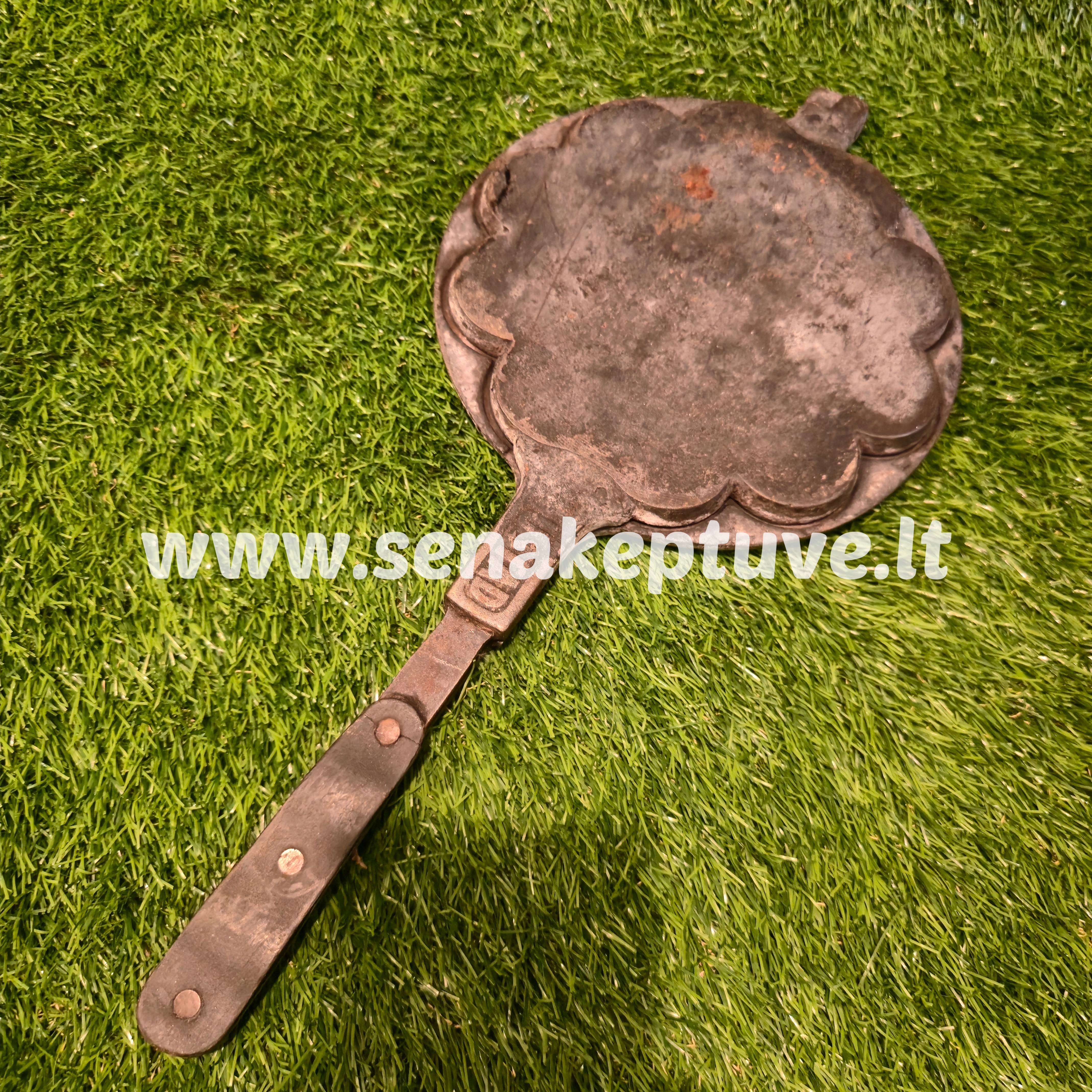 Senovinė ketaus čirvinių blynų keptuvė