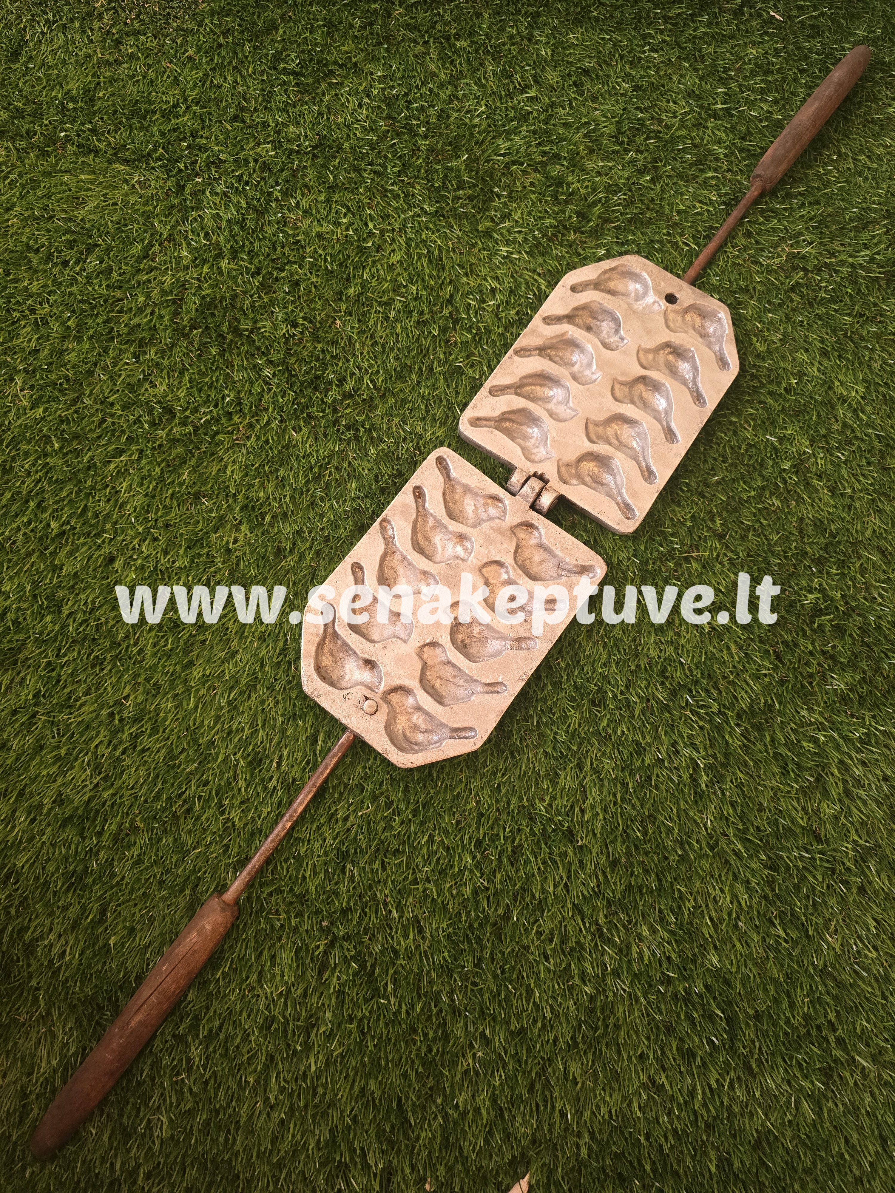 Labai reta senovinė paukštelių keptuvė