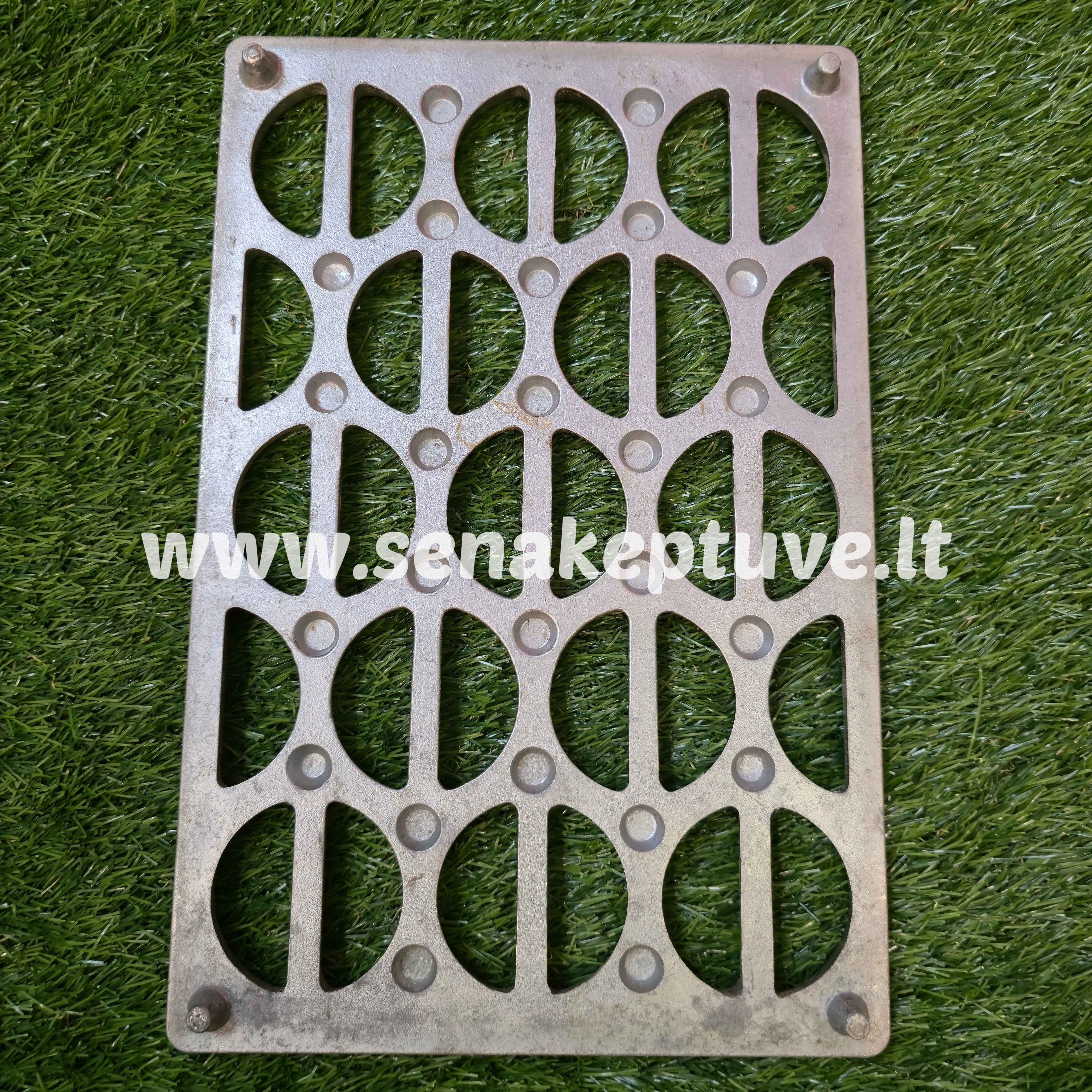 Senovinė koldūnų kepimo forma