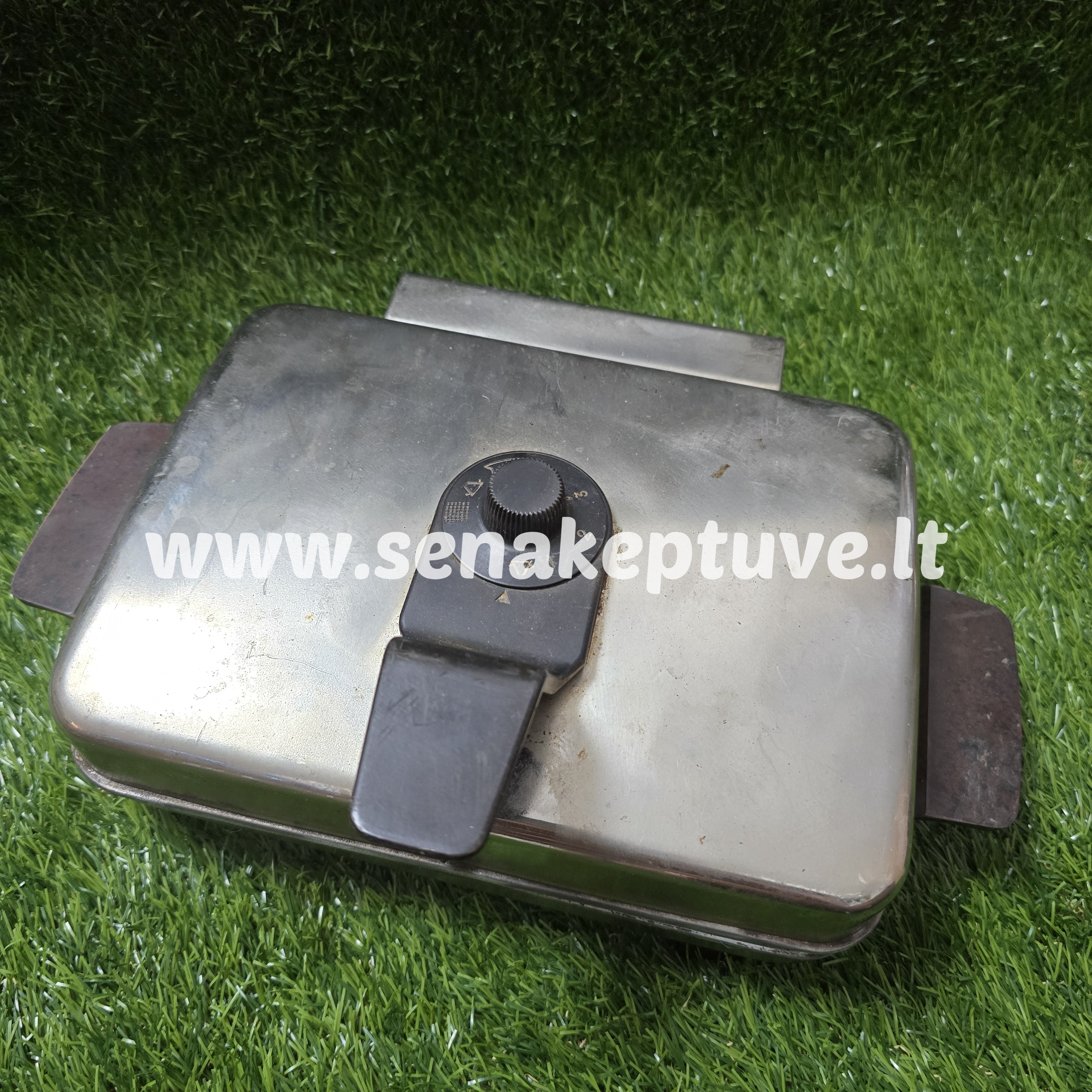 Senovinė elektrinė vaflinė su laidu