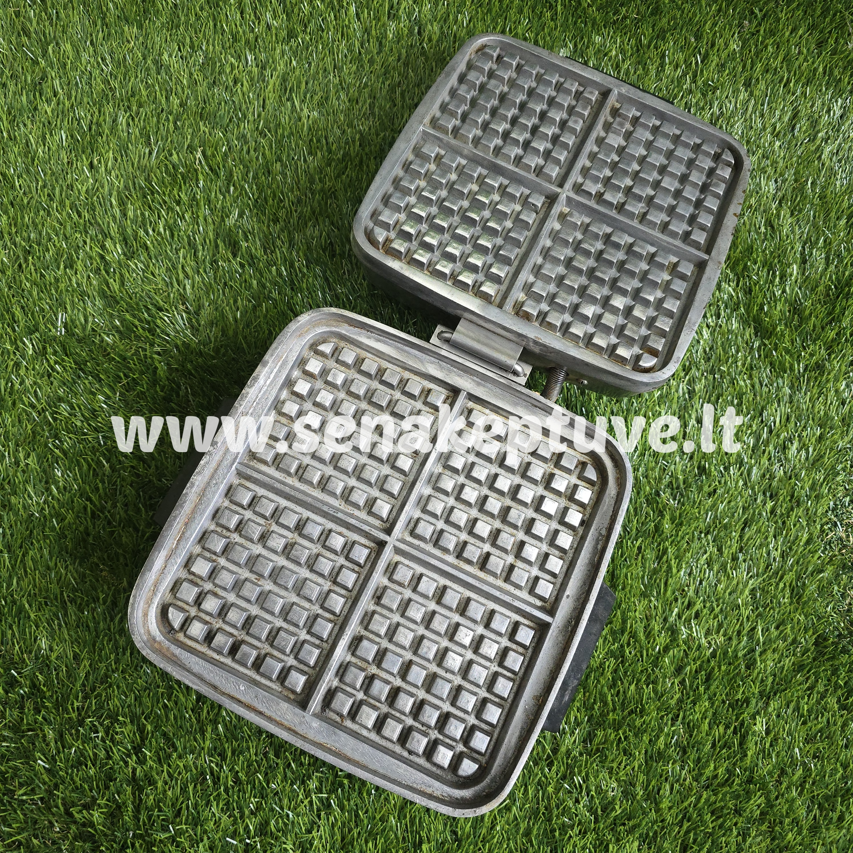 Senovinė vokiška elektrinė vaflinė su laidu