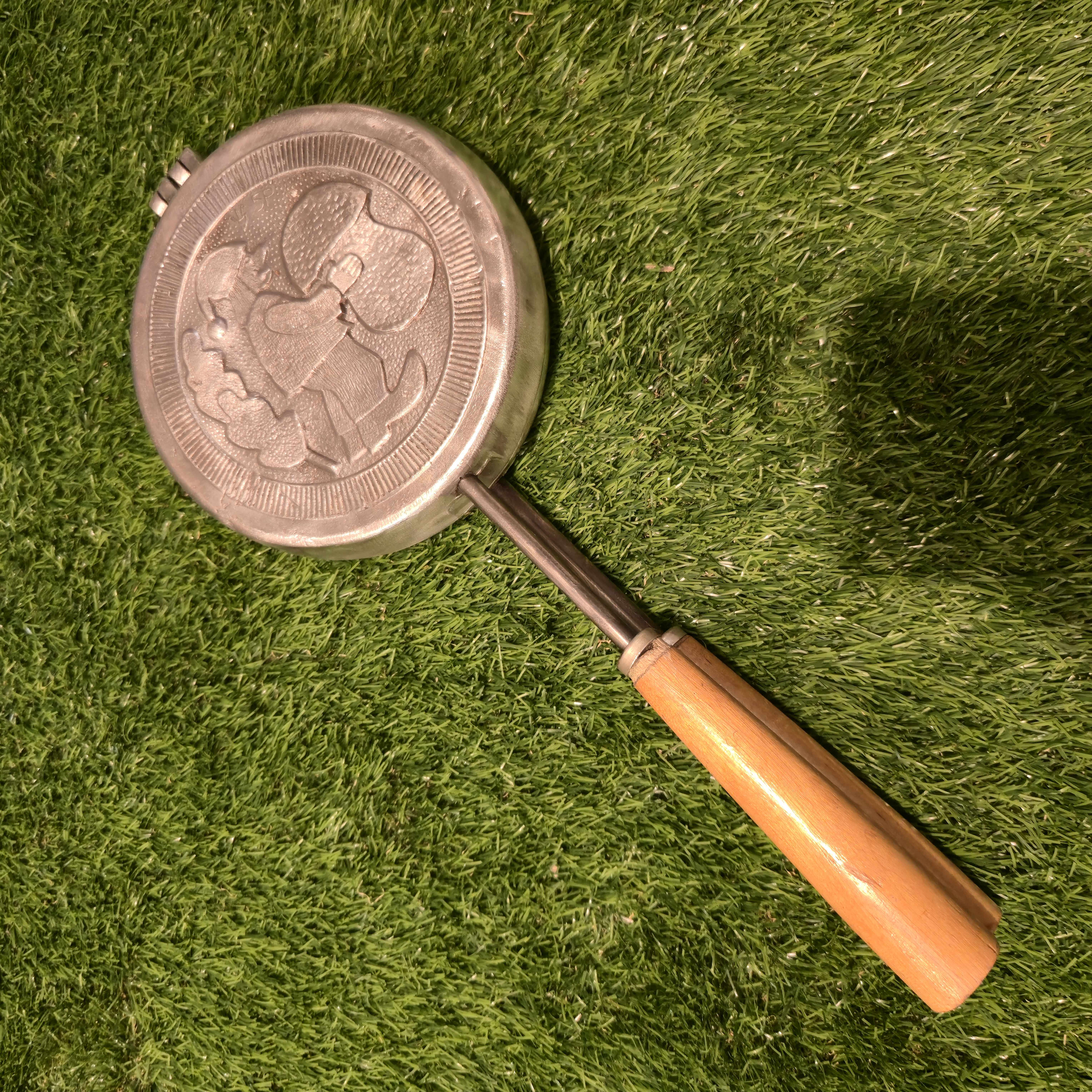 Senovinė grybukų keptuvė