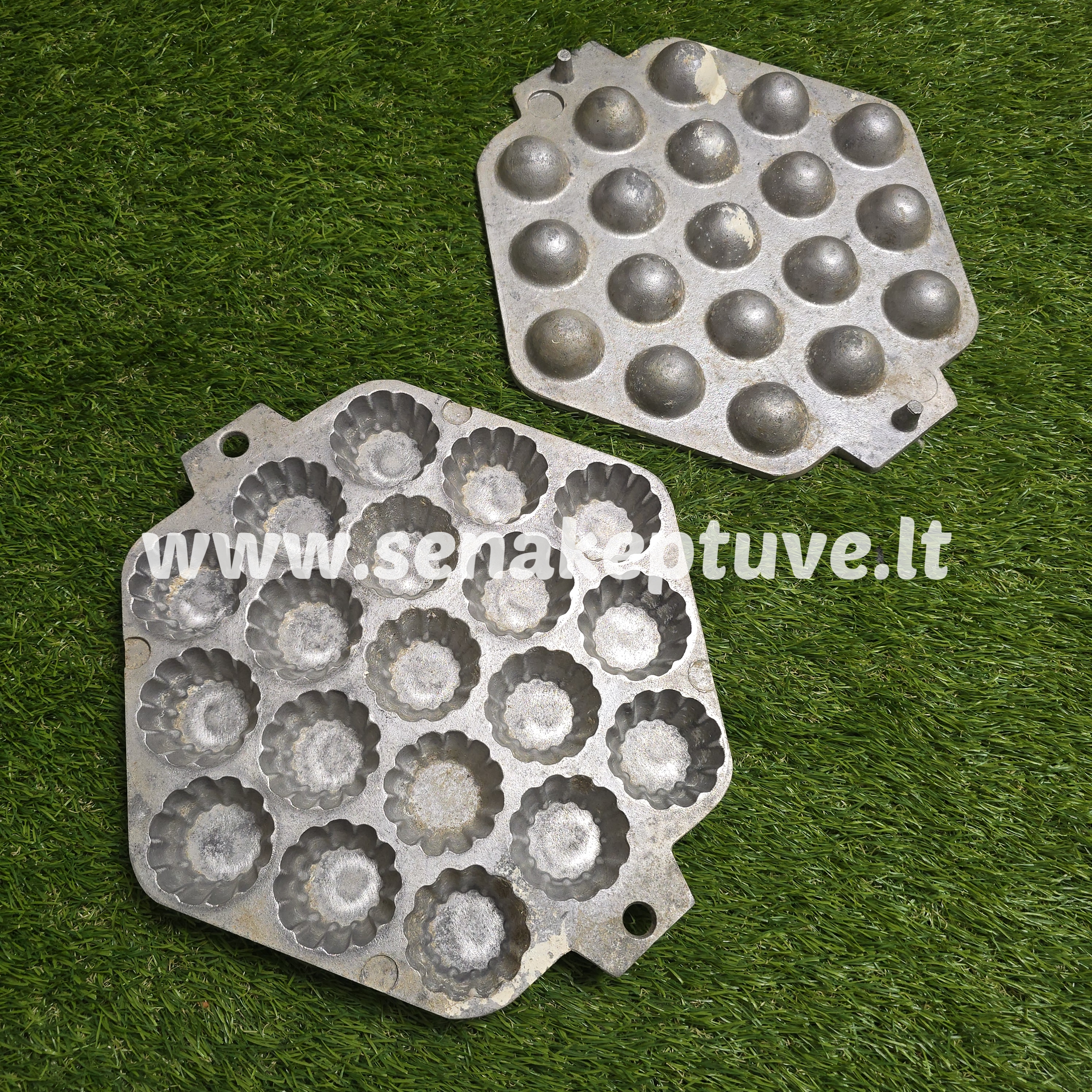 Senovinė krepšelių kepimo forma su dangčiu