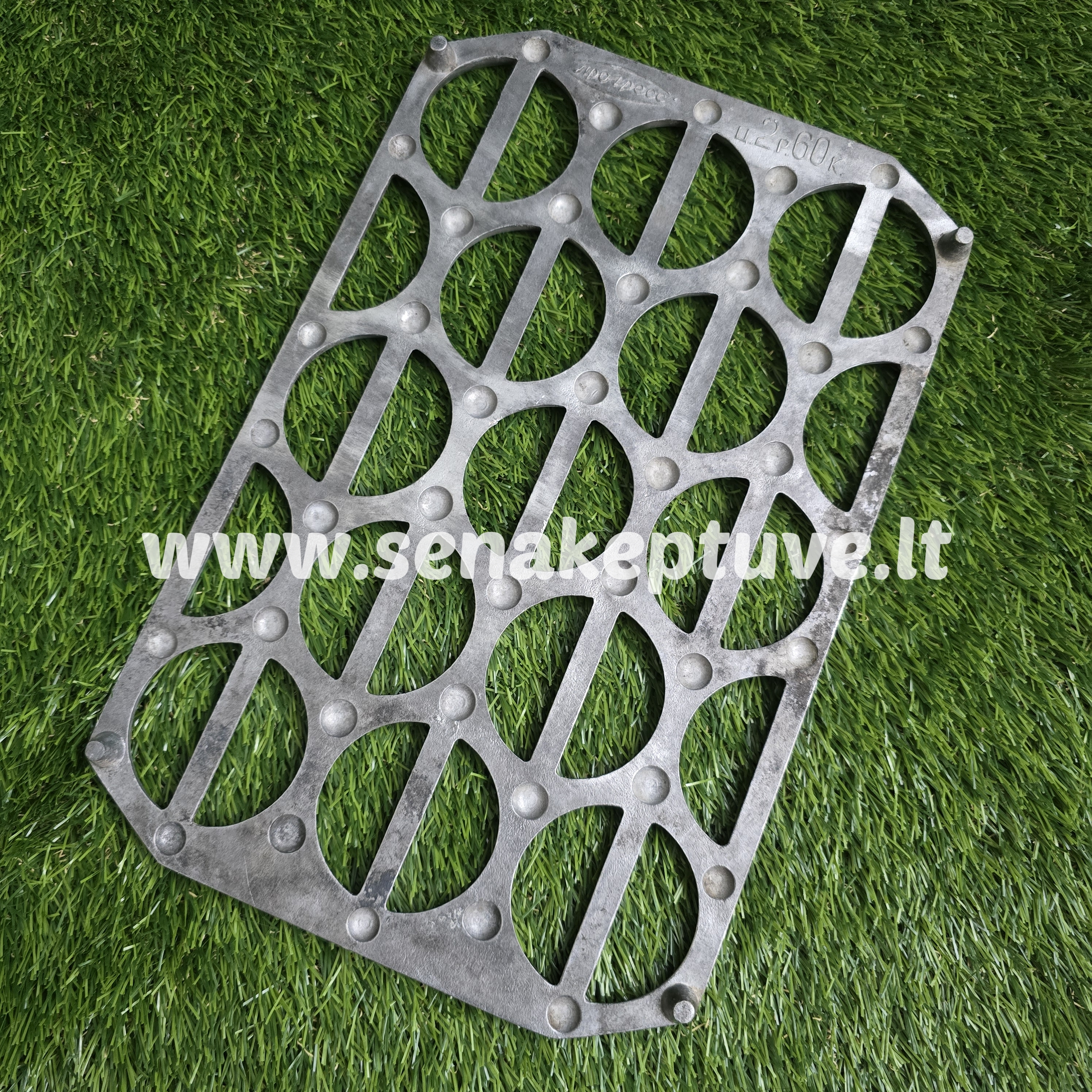 Senovinė koldūnų kepimo forma