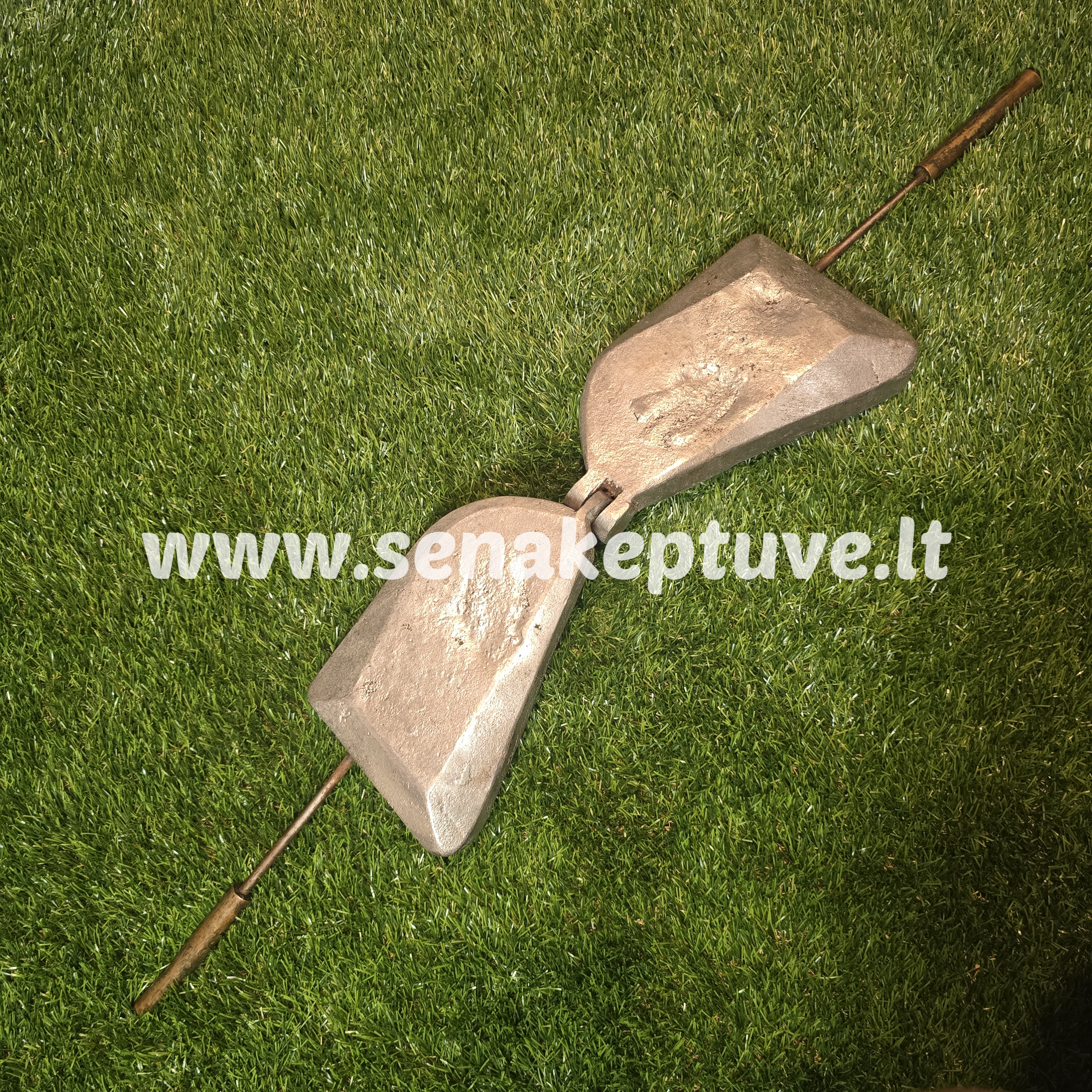 Senovinė kiškučio keptuvė