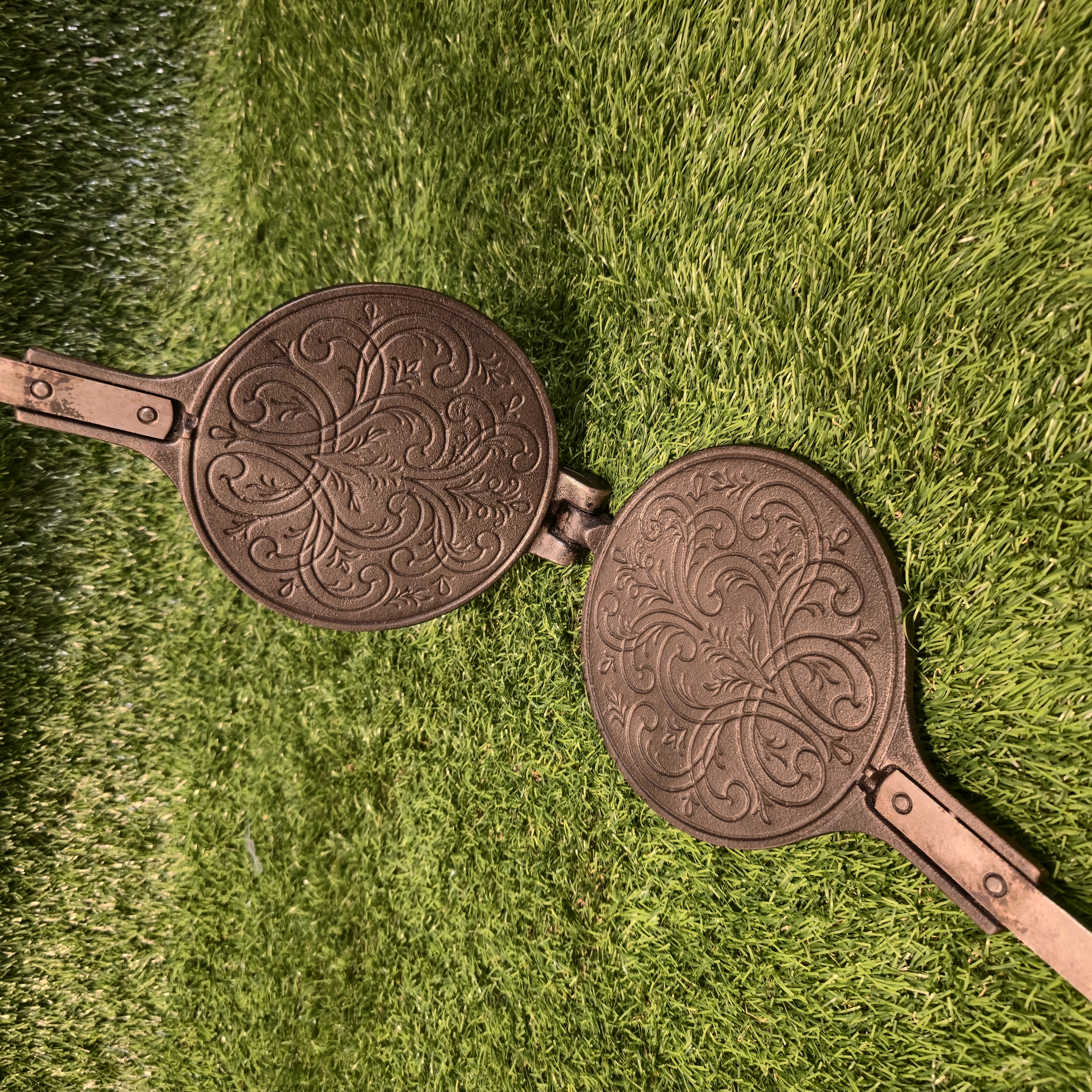 Ketaus plonų vaflių keptuvė