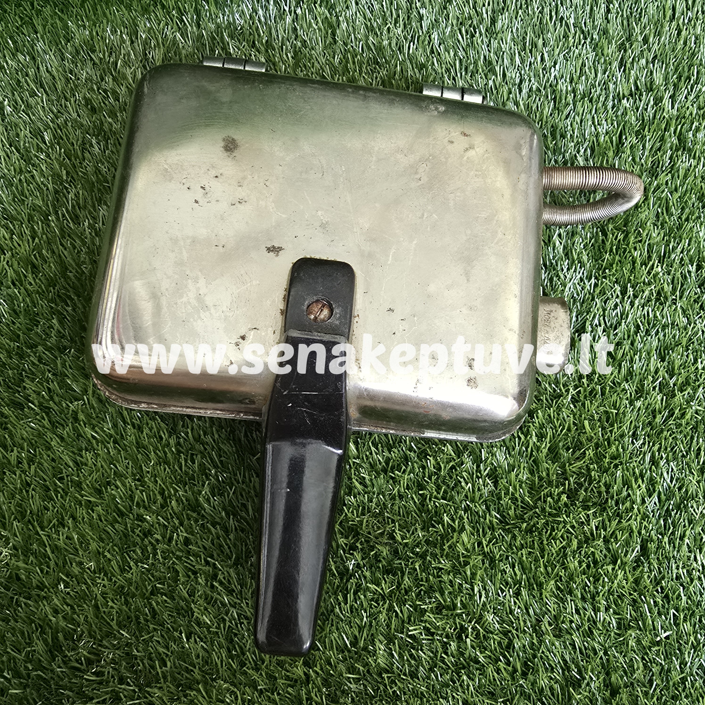 Senovinė elektrinė vaflinė su laidu