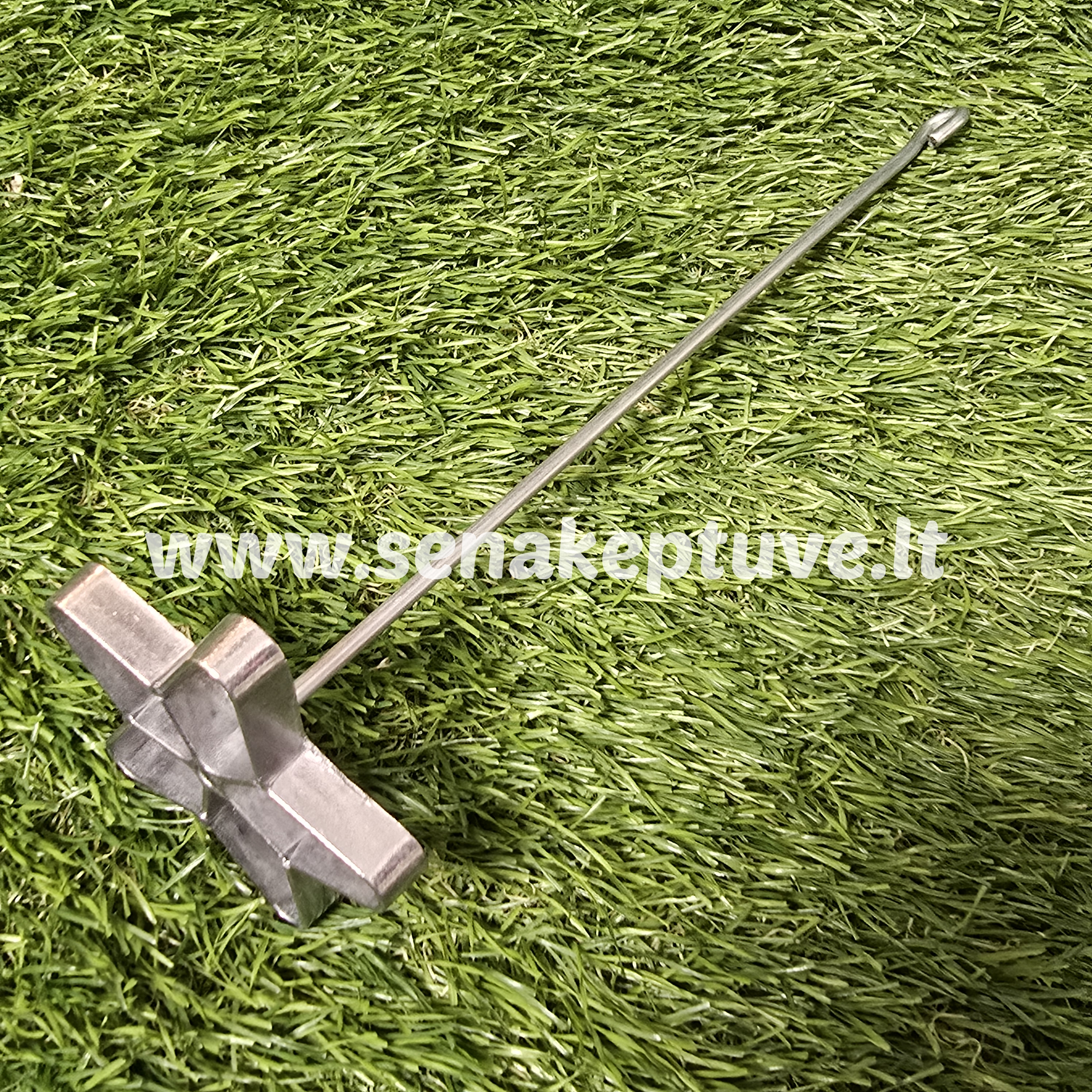 Šiuolaikinė žagarėlių formelė su koteliu