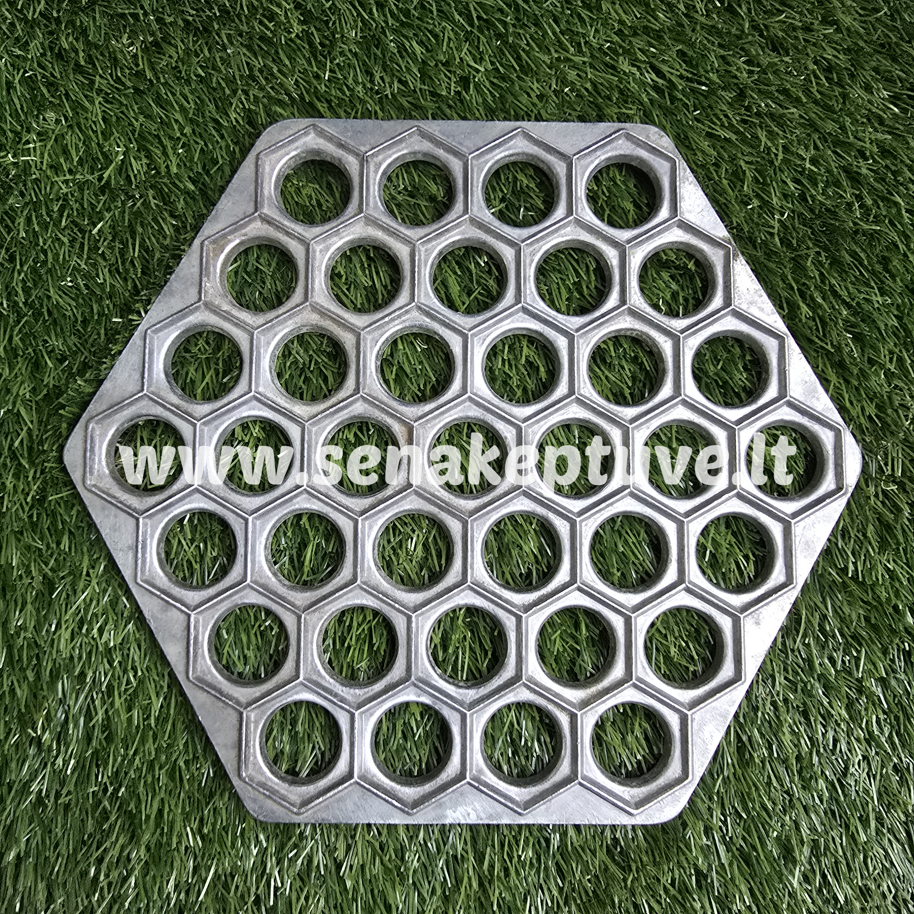 Senovinė koldūnų kepimo forma