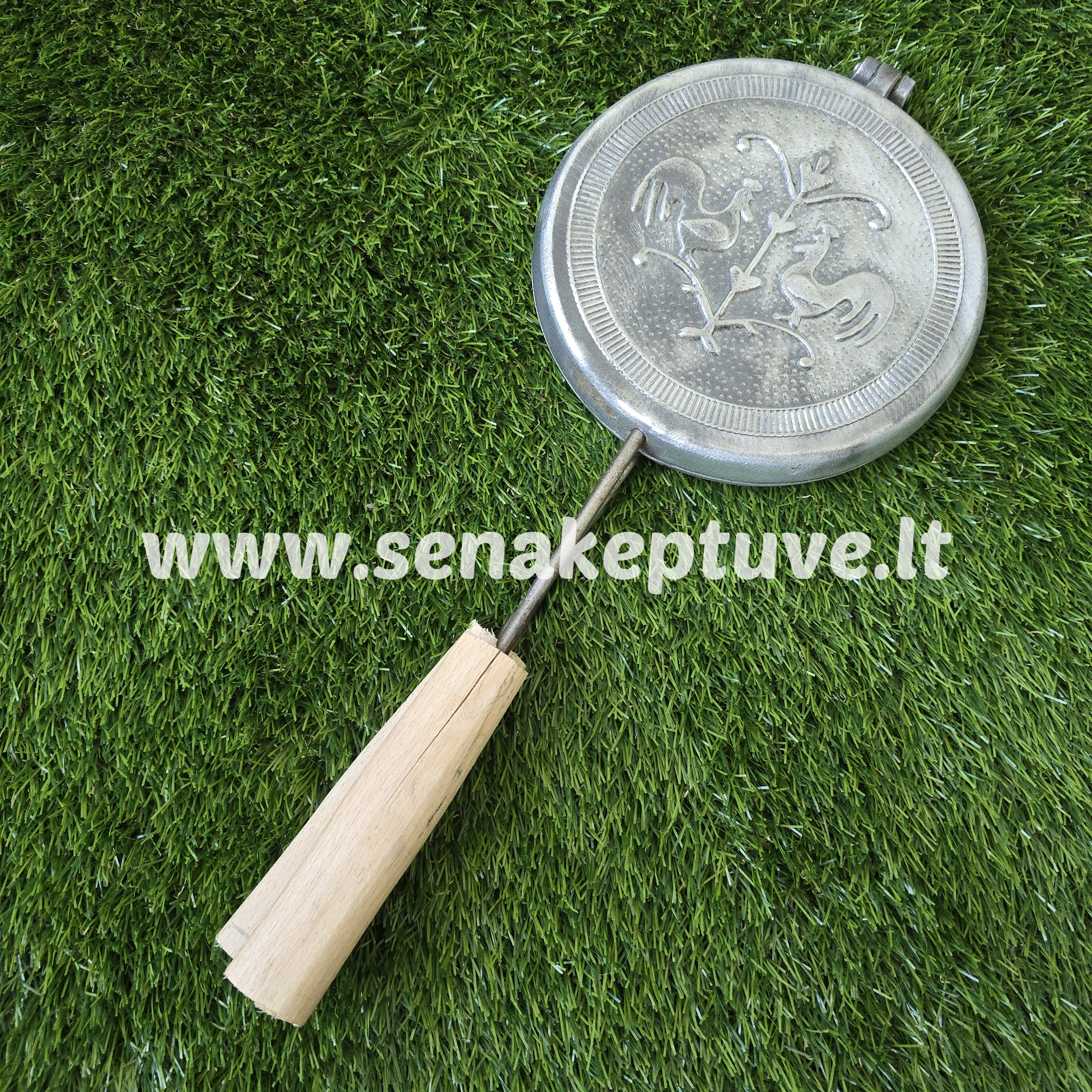 Senovinė gaidelių keptuvė