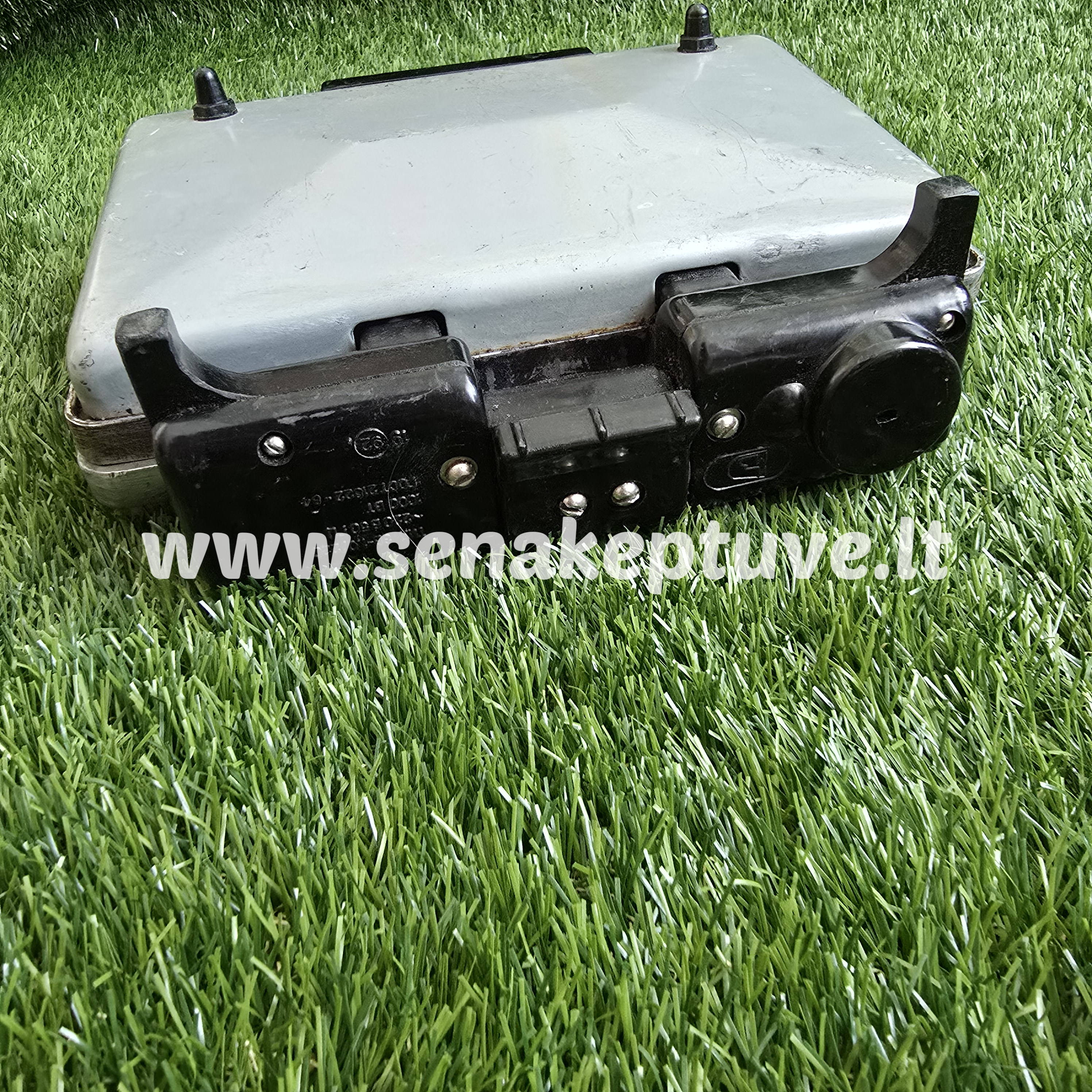 Senovinė elektrinė vaflinė su laidu