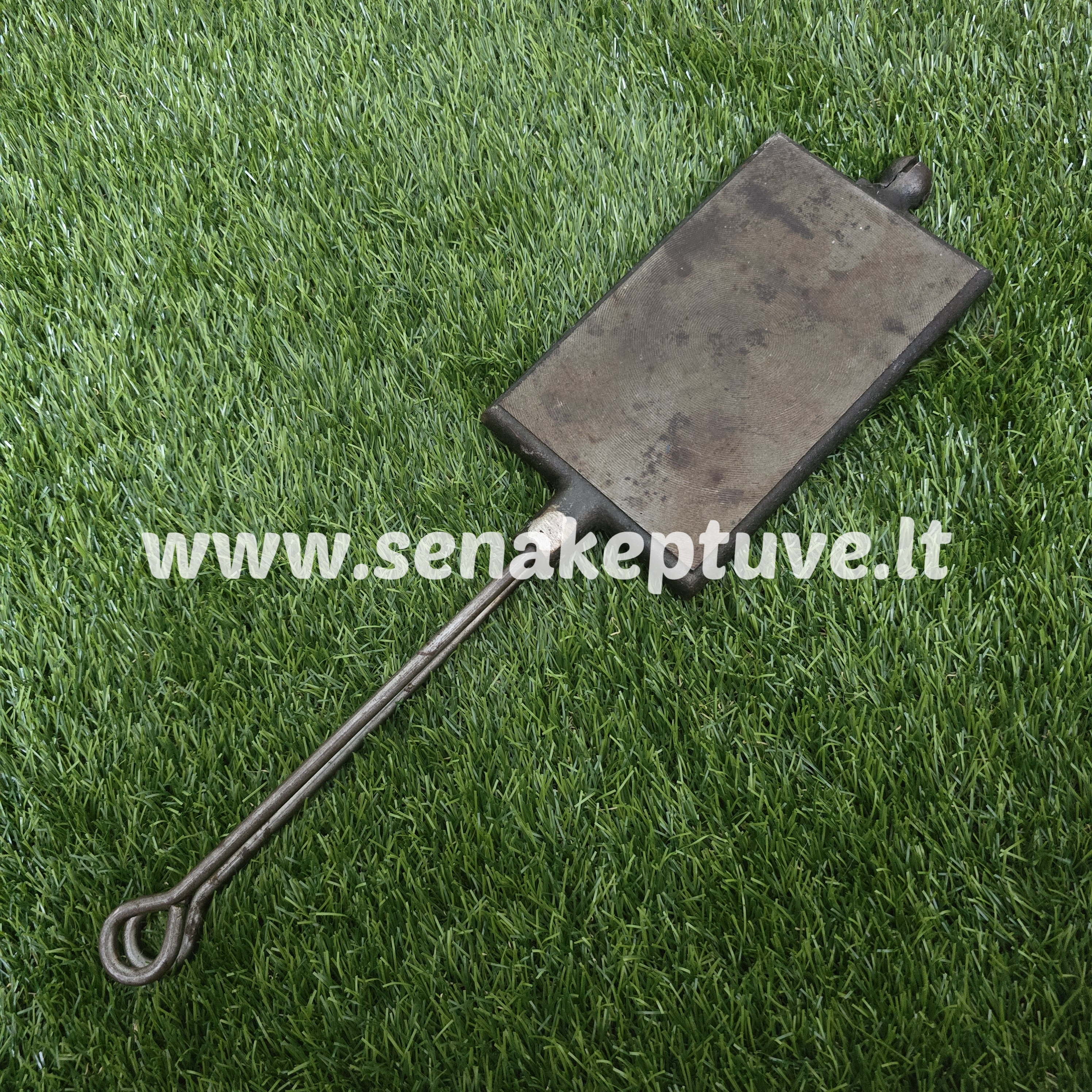 Senovinė ketaus plonų vaflių keptuvė