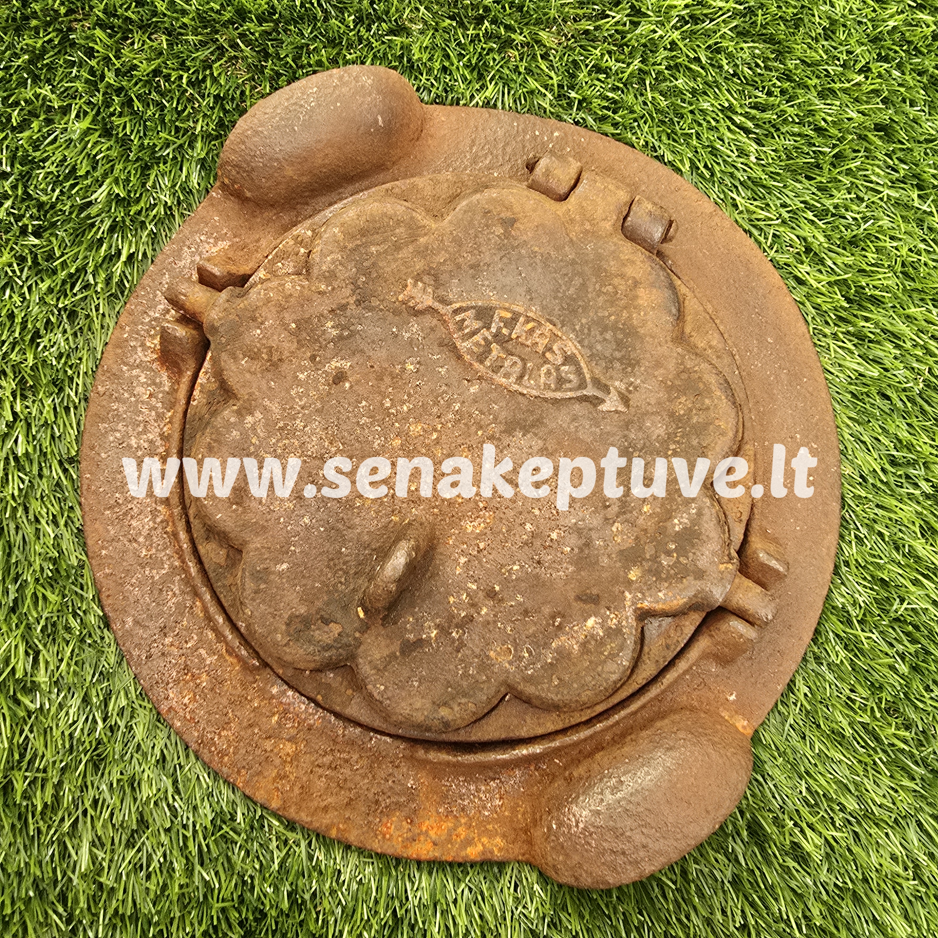 Senovinė ketaus vartoma čirvinių blynų keptuvė su žiedu